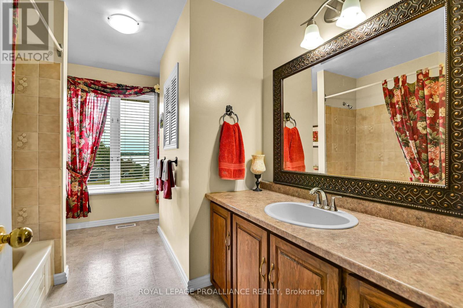 24 Bernard Crescent, Augusta, Ontario  K0E 1P0 - Photo 17 - X12370266