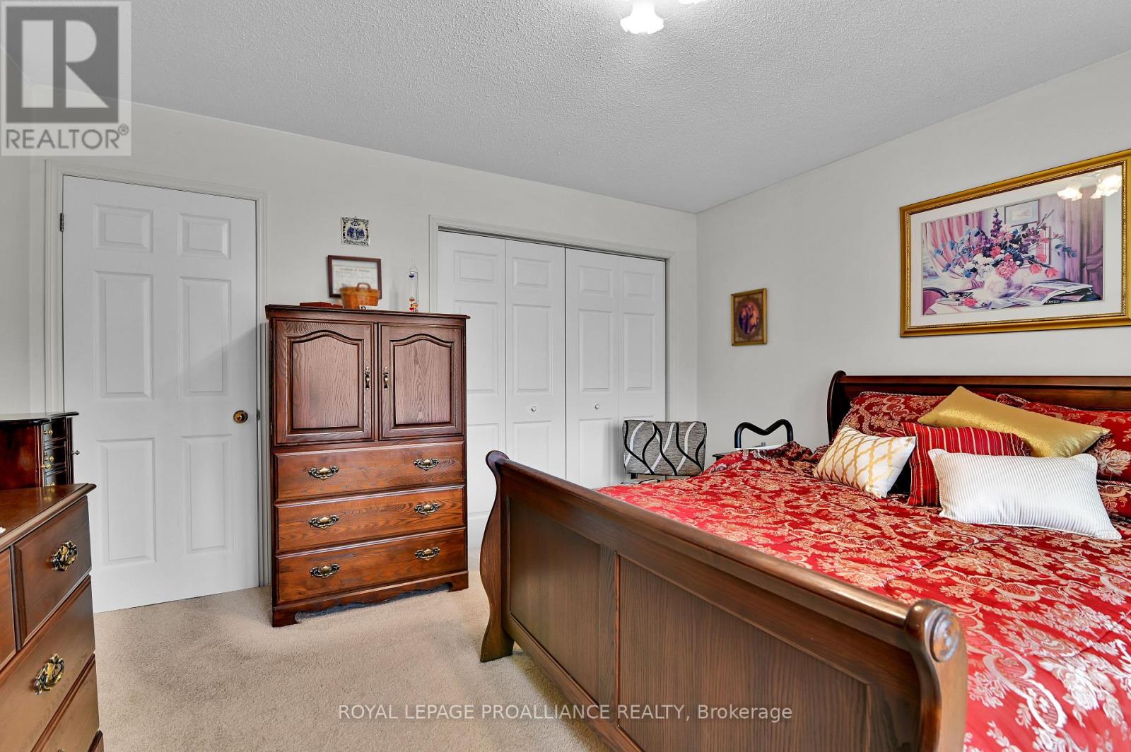 24 Bernard Crescent, Augusta, Ontario  K0E 1P0 - Photo 22 - X12370266
