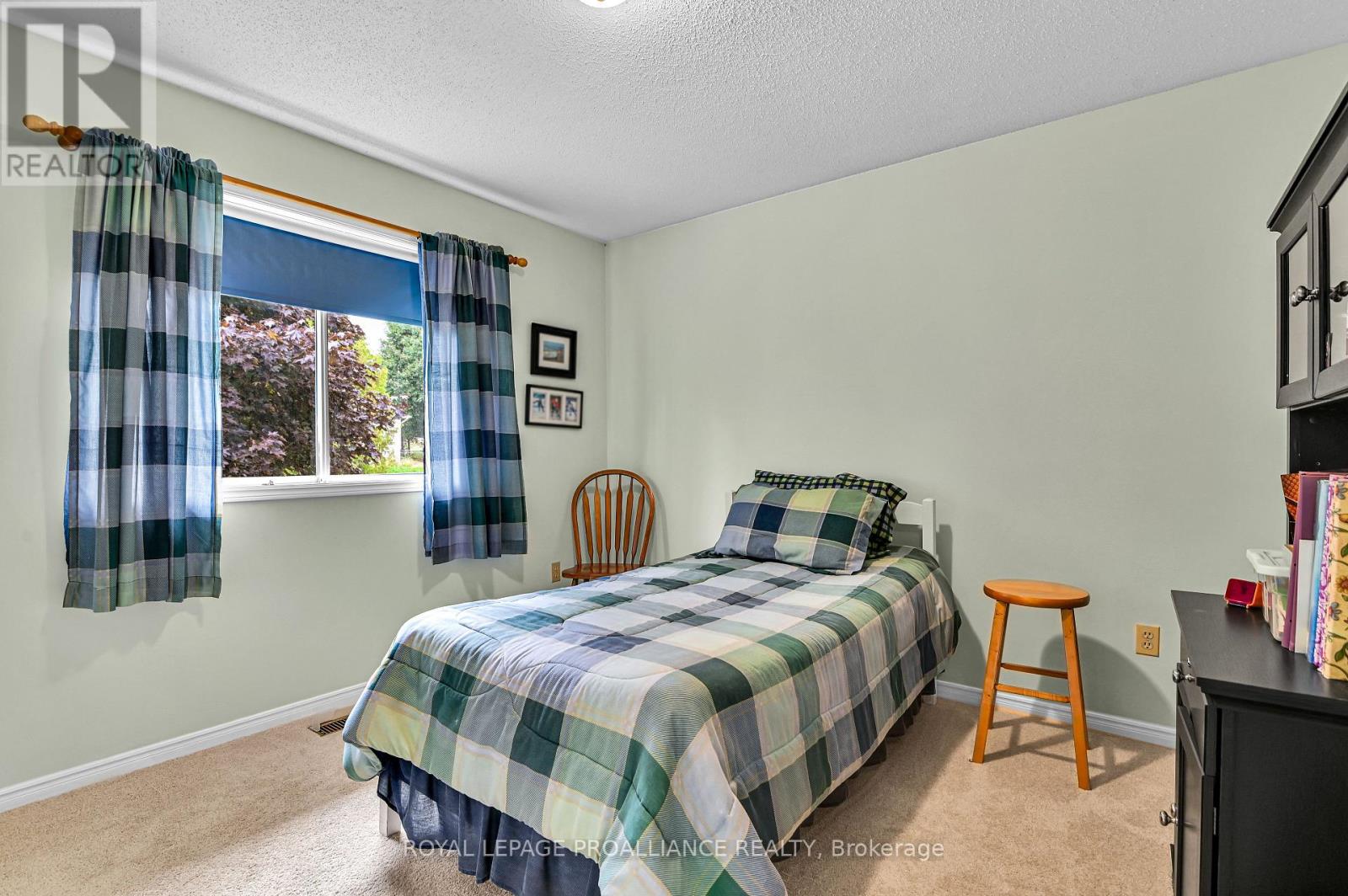 24 Bernard Crescent, Augusta, Ontario  K0E 1P0 - Photo 23 - X12370266