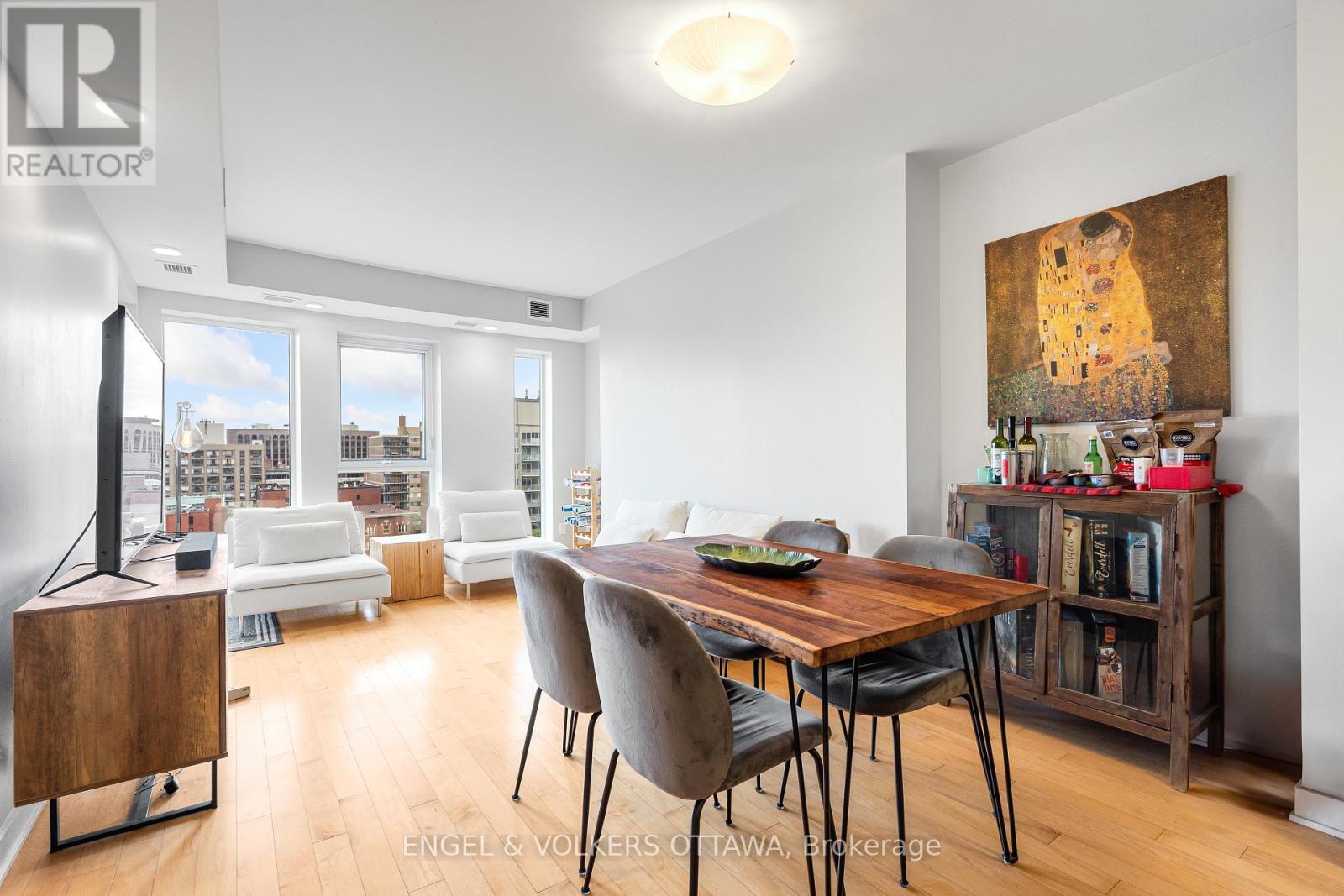 907 - 40 Nepean Street, Ottawa, Ontario  K2P 0X5 - Photo 12 - X12370061