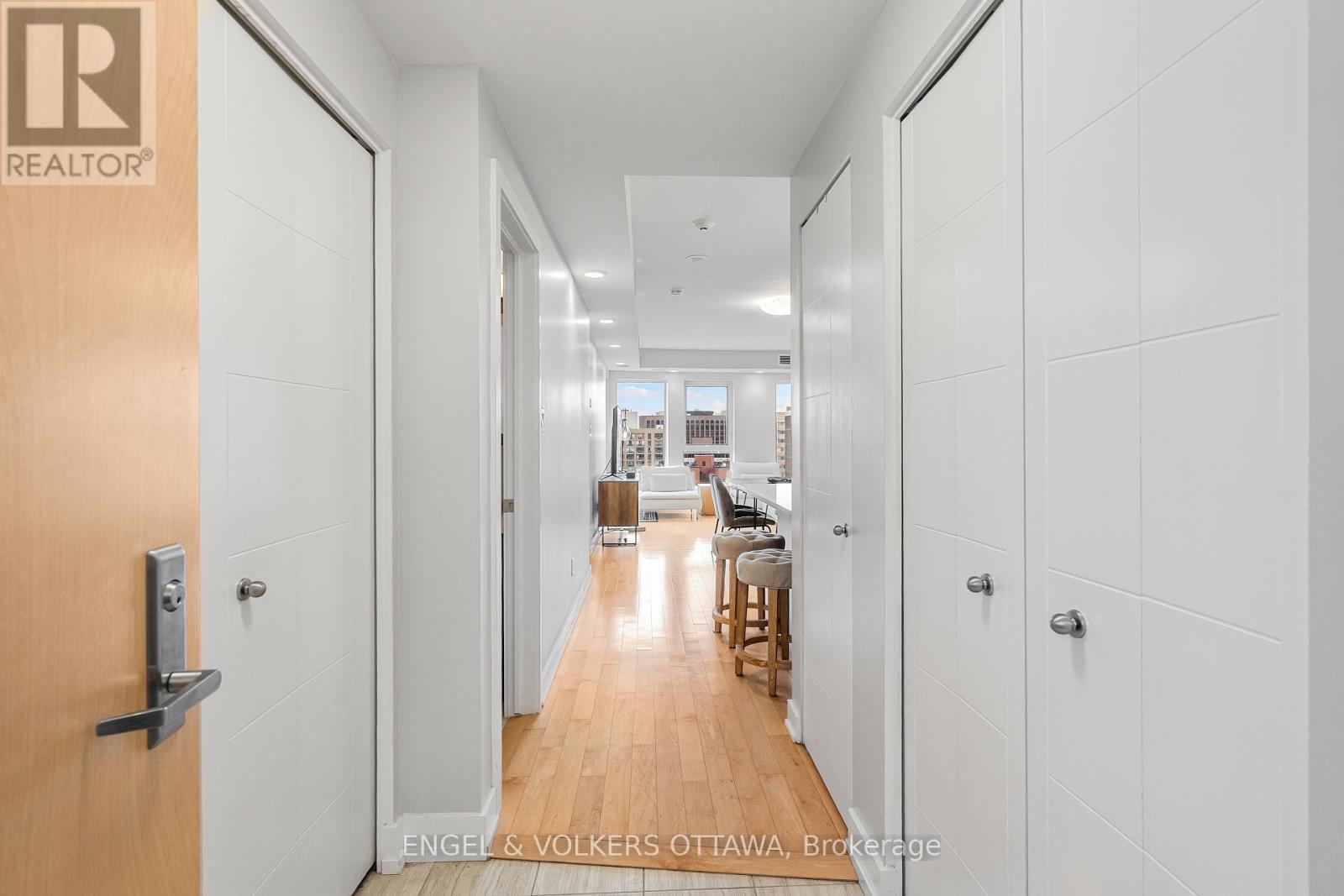 907 - 40 Nepean Street, Ottawa, Ontario  K2P 0X5 - Photo 6 - X12370061