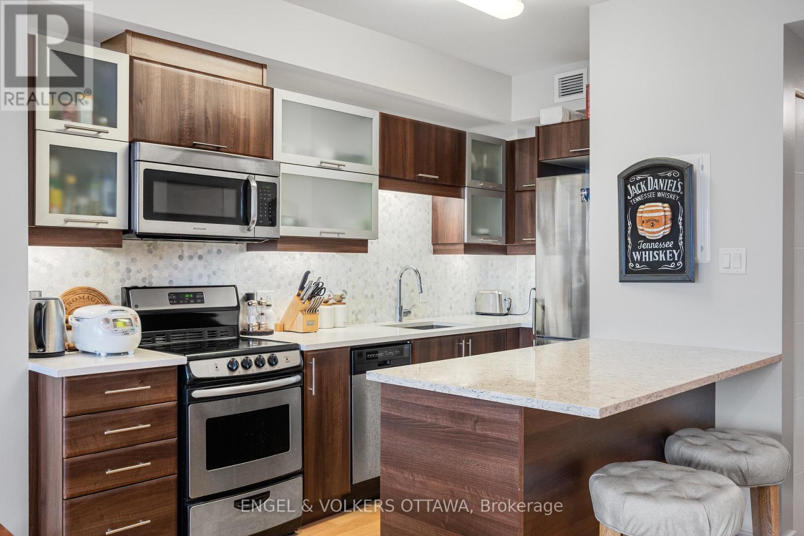 907 - 40 Nepean Street, Ottawa, Ontario  K2P 0X5 - Photo 9 - X12370061