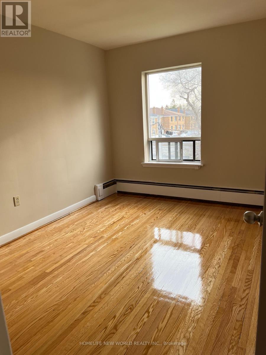 #3 - 230 Wilmington Avenue, Toronto, Ontario  M3H 5K2 - Photo 9 - C12334804