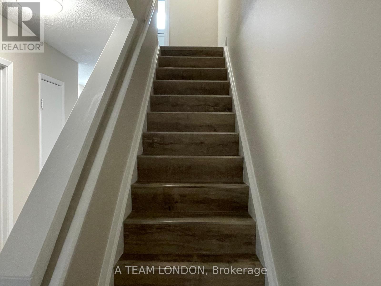 39 - 35 Waterman Avenue, London South, Ontario  N6C 5T4 - Photo 13 - X12370335