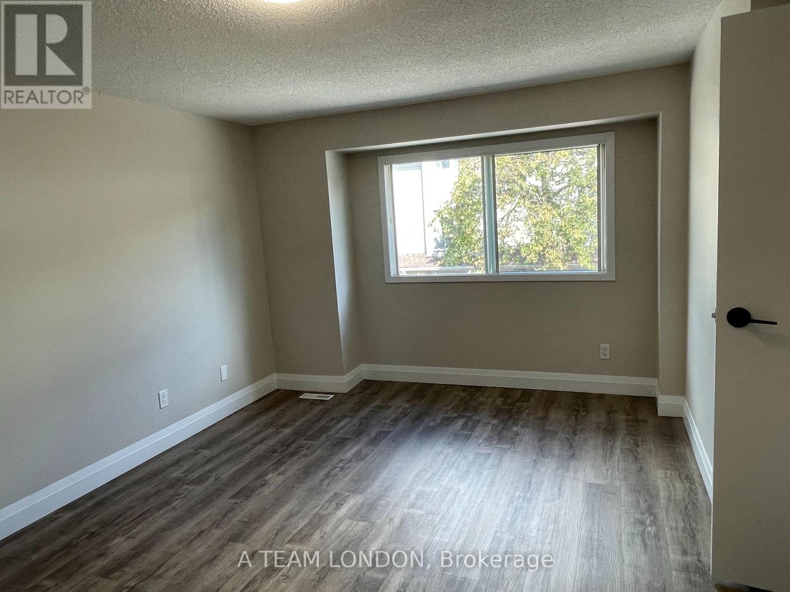 39 - 35 Waterman Avenue, London South, Ontario  N6C 5T4 - Photo 17 - X12370335