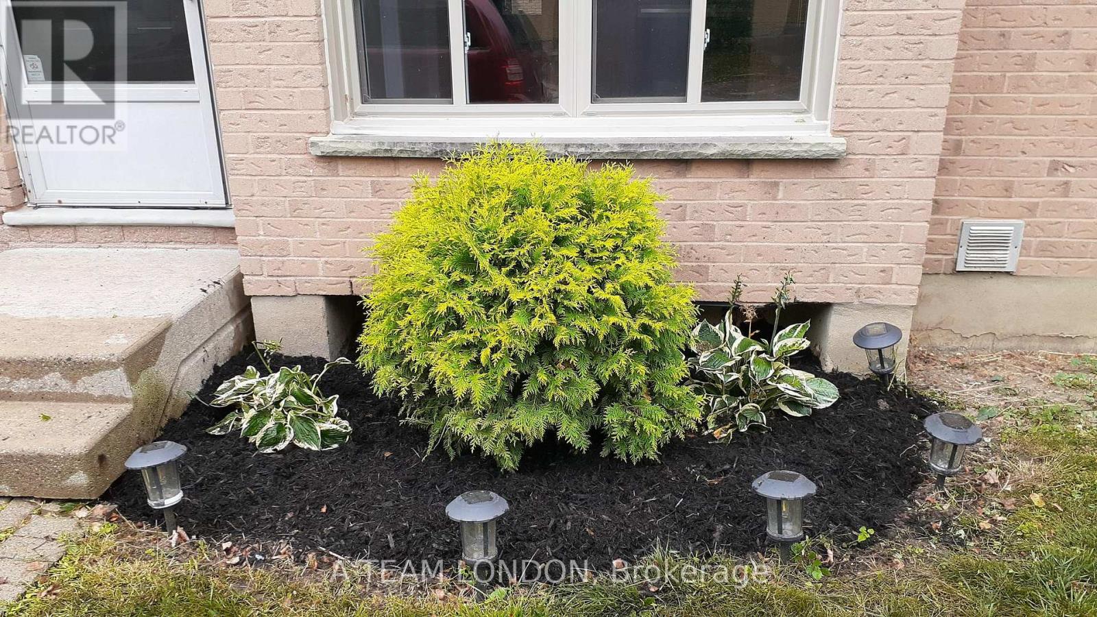 39 - 35 Waterman Avenue, London South, Ontario  N6C 5T4 - Photo 28 - X12370335