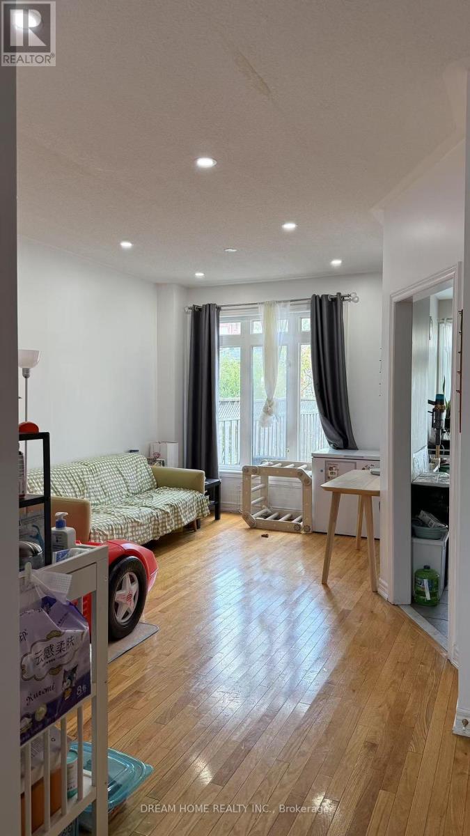 46 Venture Avenue, Richmond Hill, Ontario  L4S 2R4 - Photo 3 - N12347564