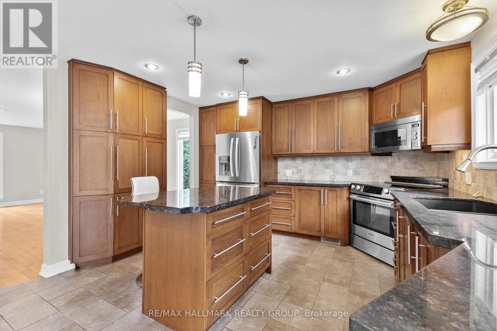 30 Lillico Drive, Ottawa, Ontario  K1V 9L6 - Photo 10 - X12370397