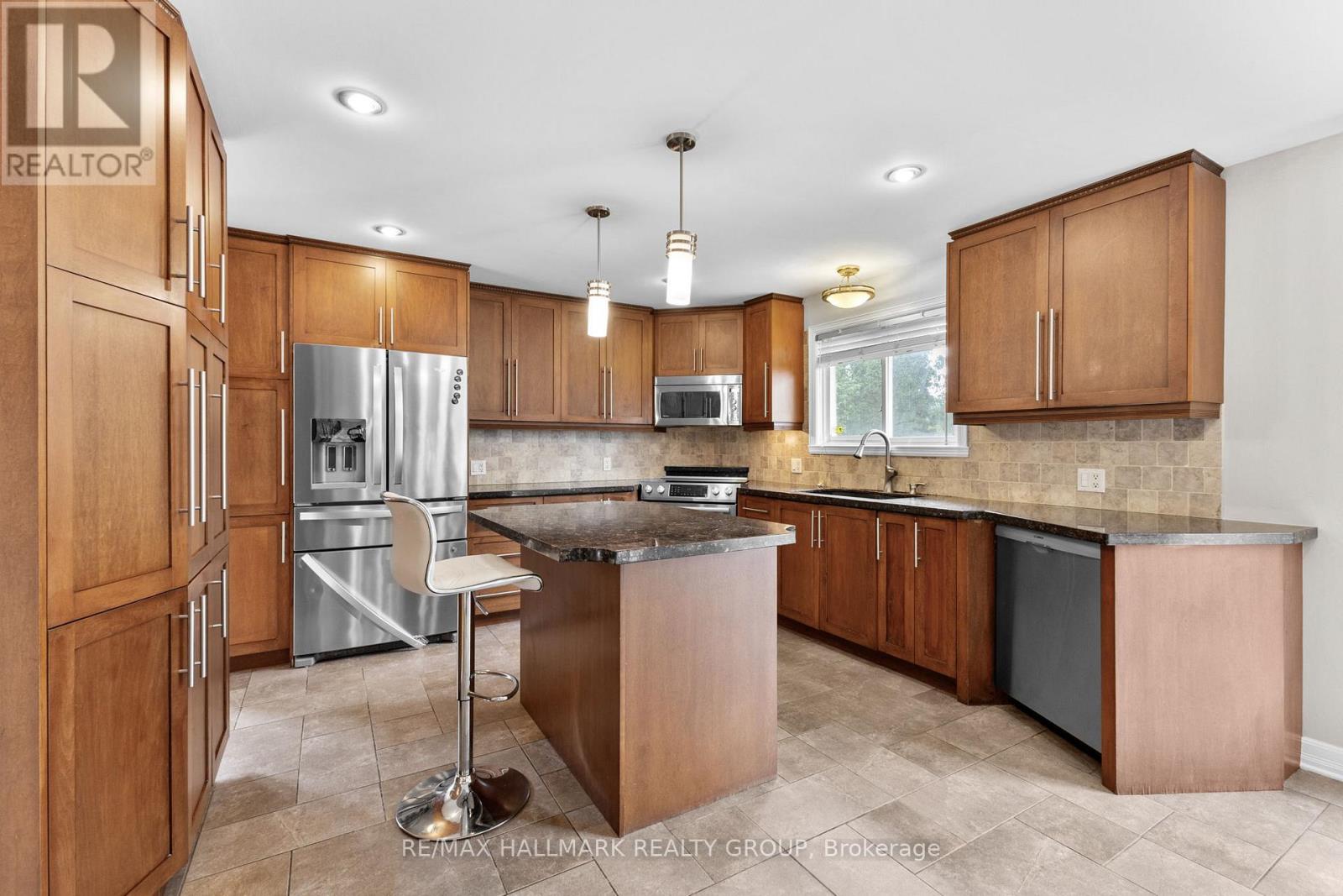 30 Lillico Drive, Ottawa, Ontario  K1V 9L6 - Photo 11 - X12370397