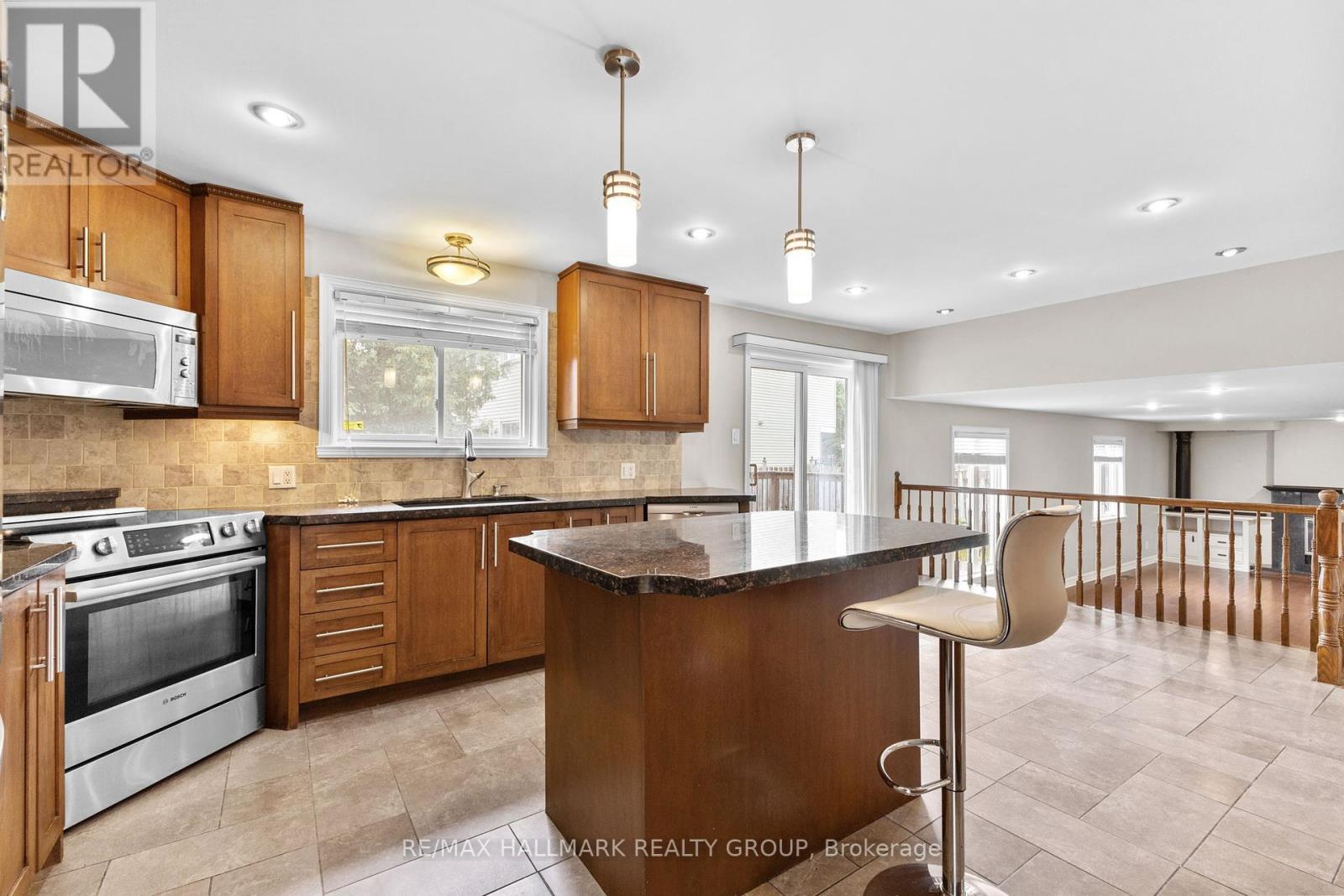 30 Lillico Drive, Ottawa, Ontario  K1V 9L6 - Photo 12 - X12370397