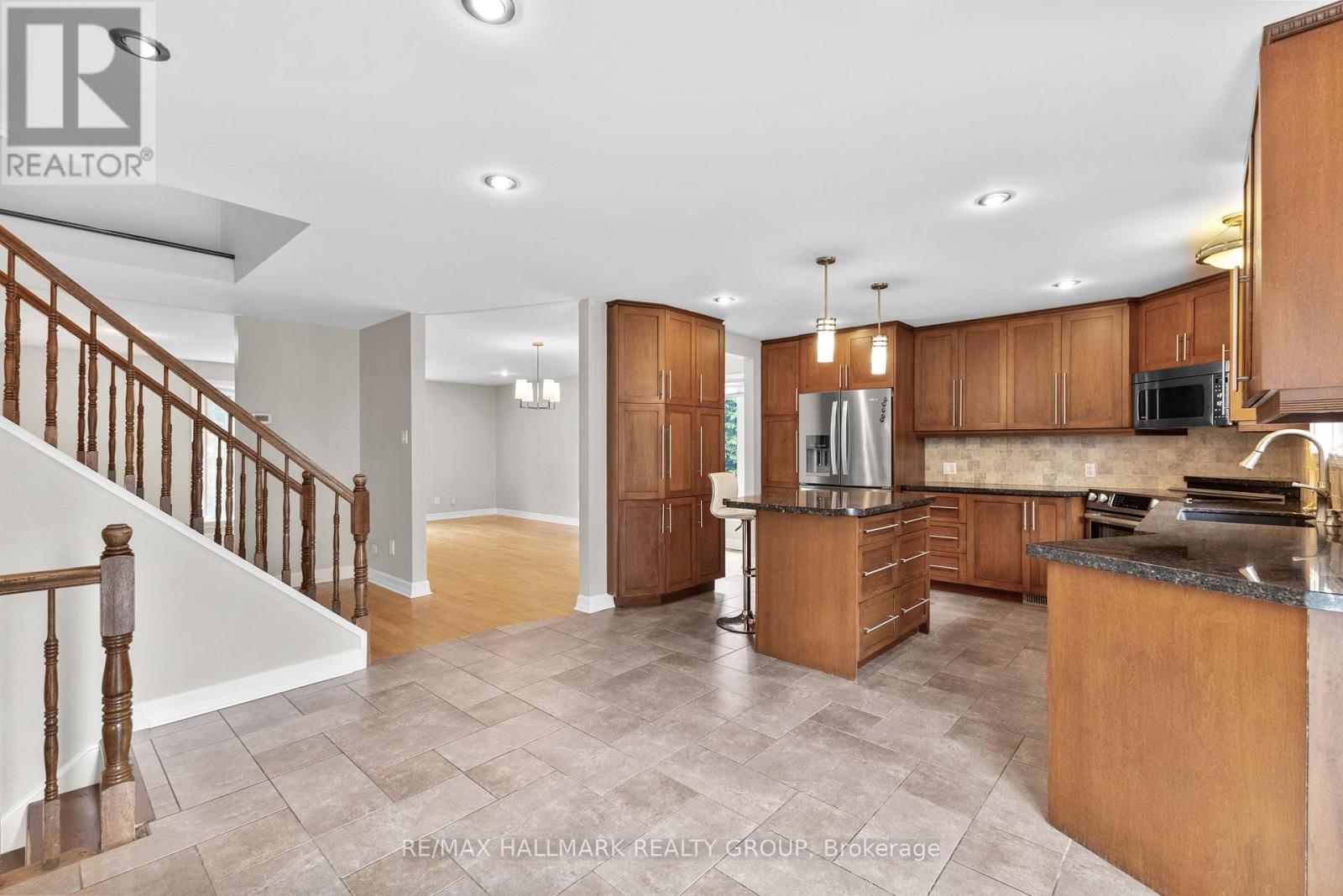 30 Lillico Drive, Ottawa, Ontario  K1V 9L6 - Photo 14 - X12370397