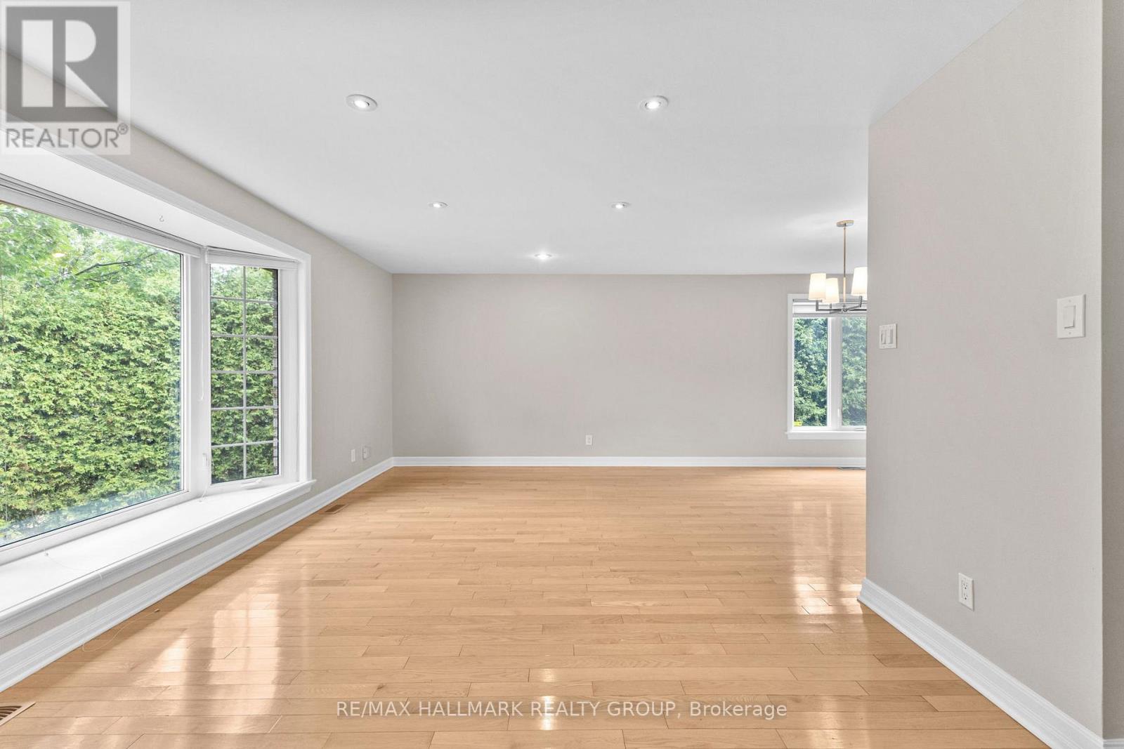 30 Lillico Drive, Ottawa, Ontario  K1V 9L6 - Photo 20 - X12370397