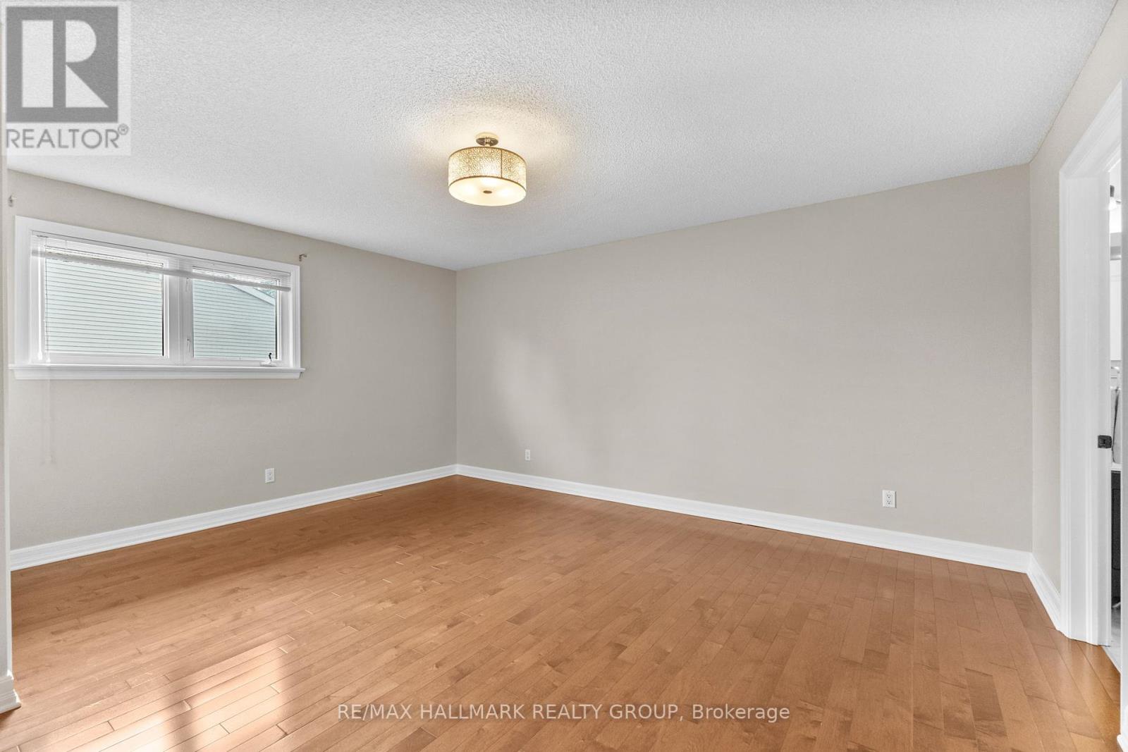 30 Lillico Drive, Ottawa, Ontario  K1V 9L6 - Photo 24 - X12370397