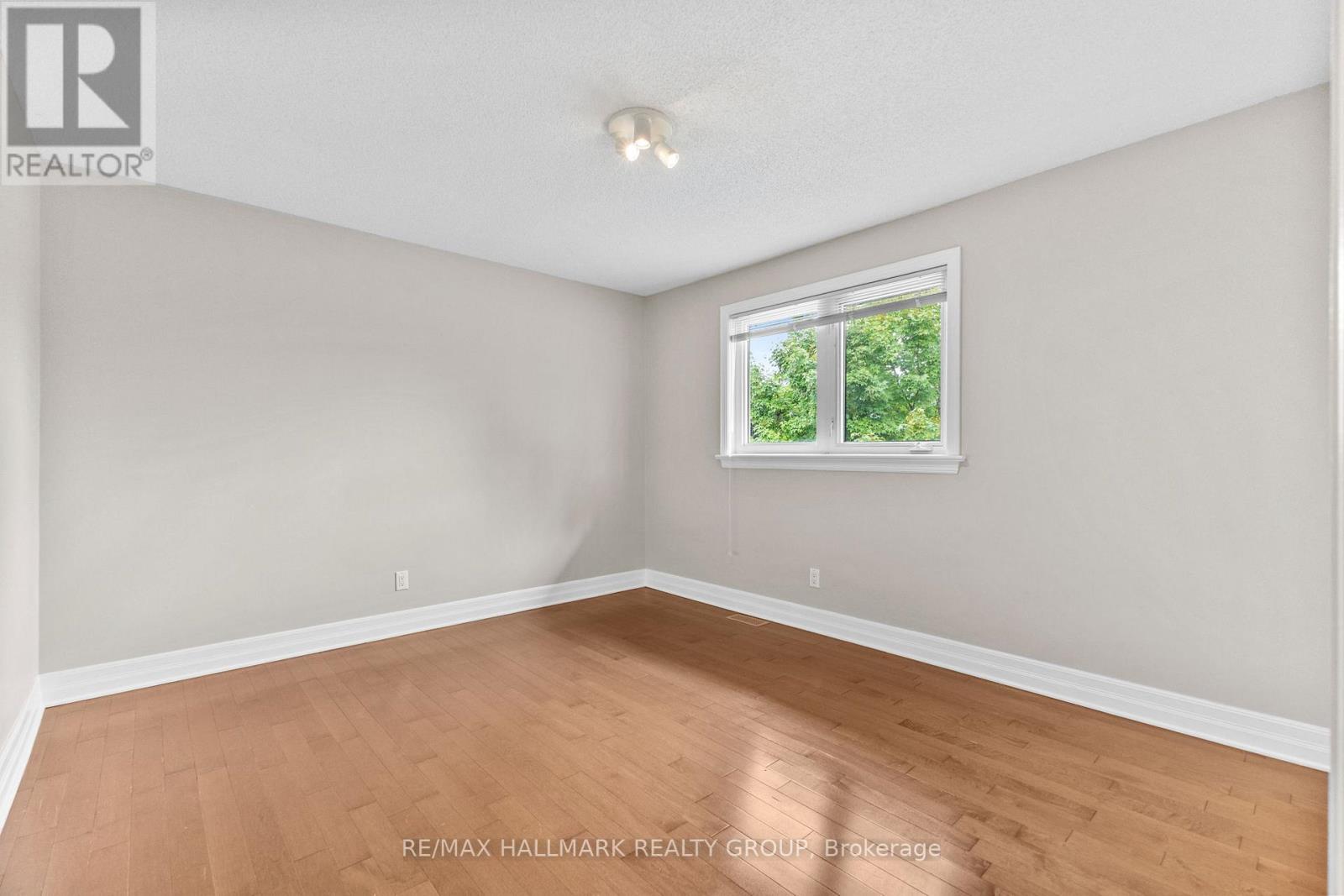 30 Lillico Drive, Ottawa, Ontario  K1V 9L6 - Photo 34 - X12370397