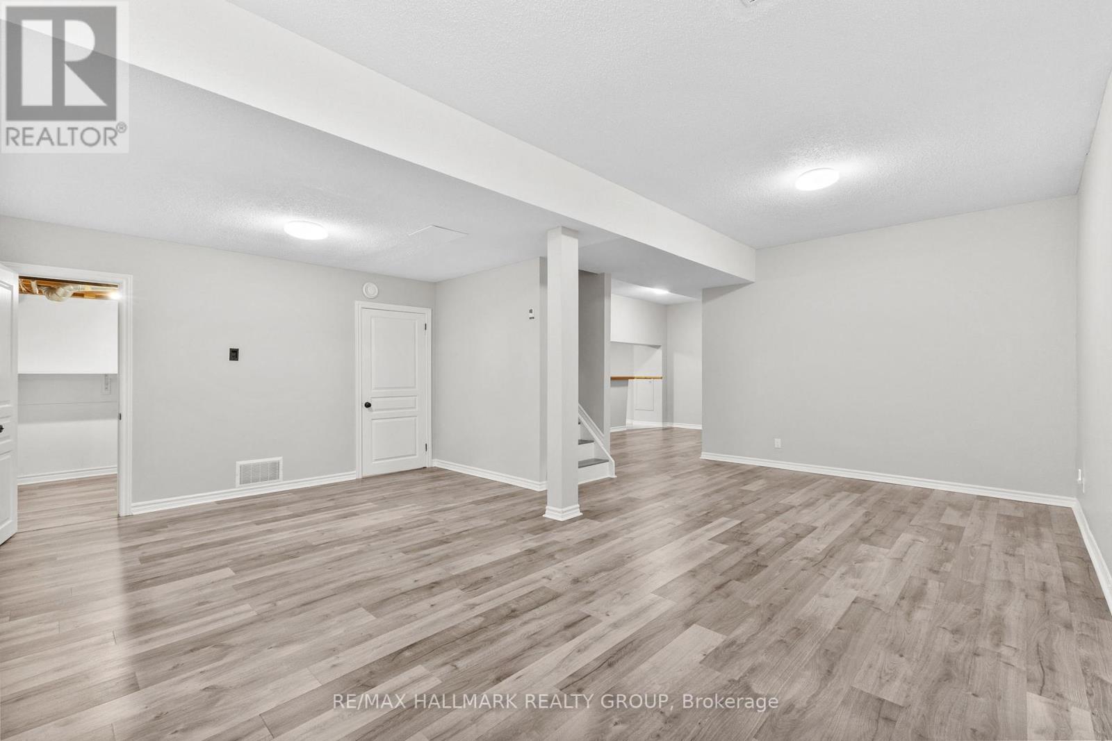 30 Lillico Drive, Ottawa, Ontario  K1V 9L6 - Photo 39 - X12370397