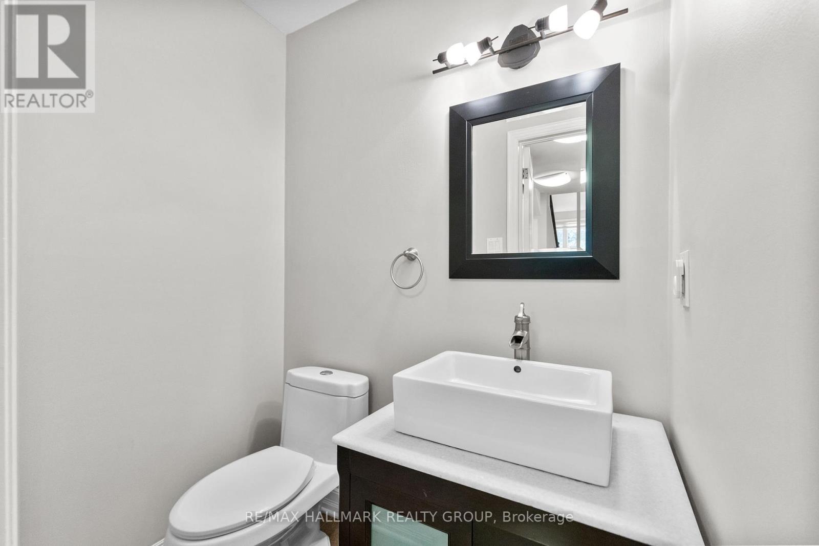 30 Lillico Drive, Ottawa, Ontario  K1V 9L6 - Photo 4 - X12370397