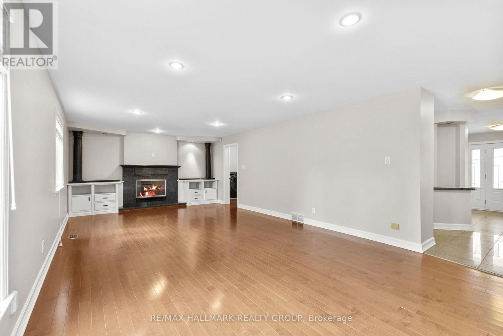 30 Lillico Drive, Ottawa, Ontario  K1V 9L6 - Photo 7 - X12370397