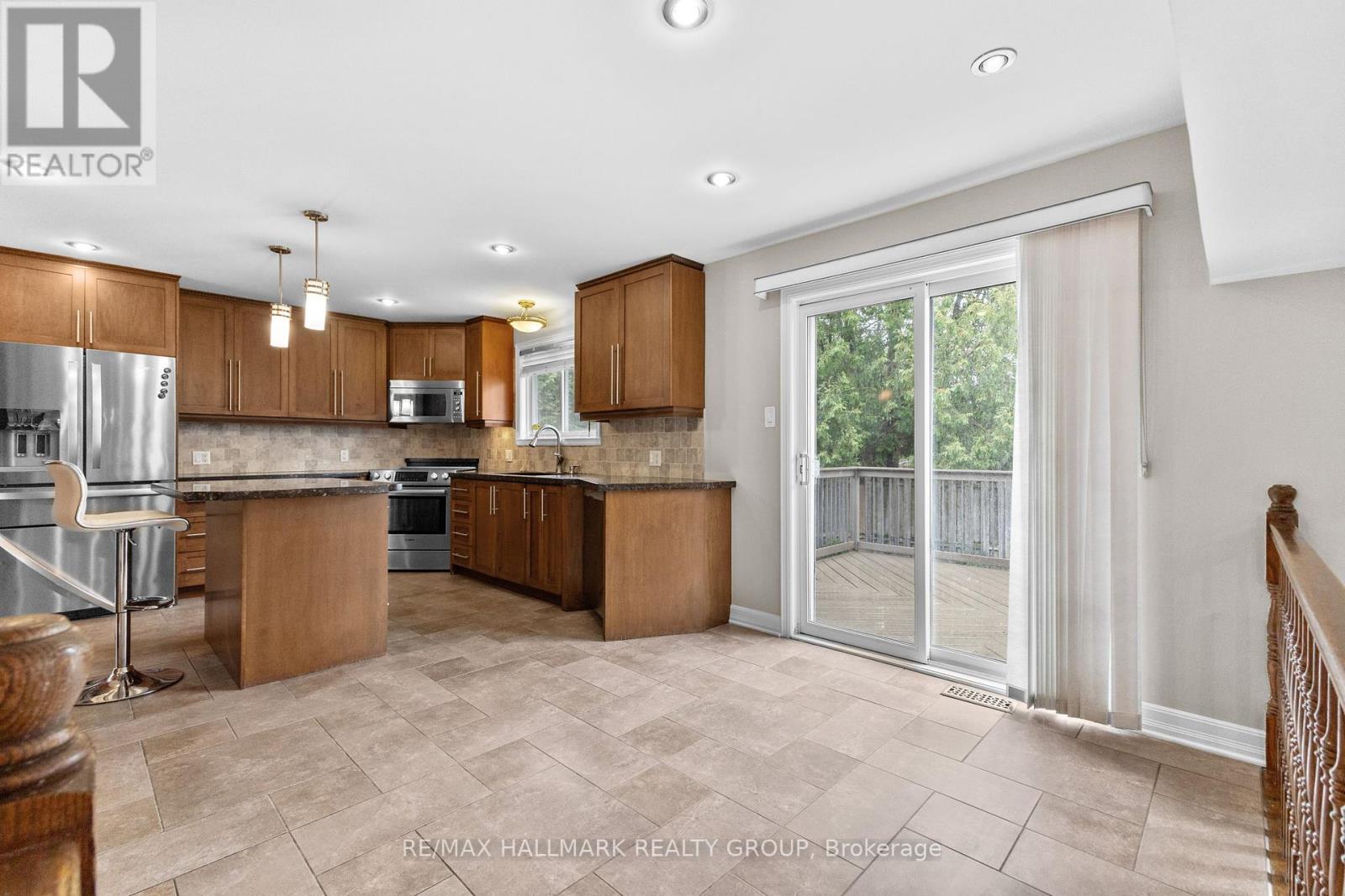 30 Lillico Drive, Ottawa, Ontario  K1V 9L6 - Photo 9 - X12370397