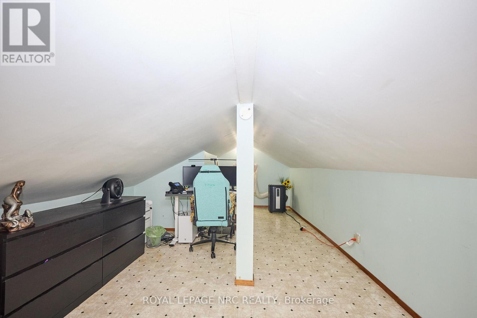28 Exeter Avenue, Welland, Ontario  L3B 4Y1 - Photo 18 - X12370325