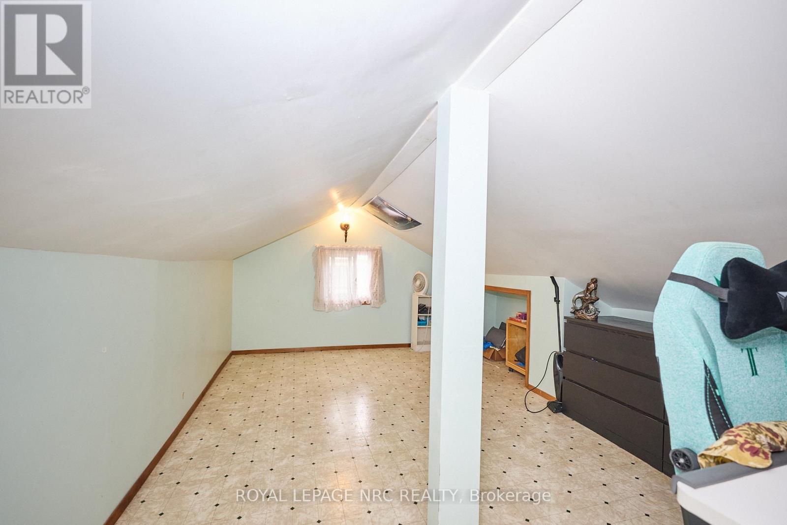 28 Exeter Avenue, Welland, Ontario  L3B 4Y1 - Photo 19 - X12370325