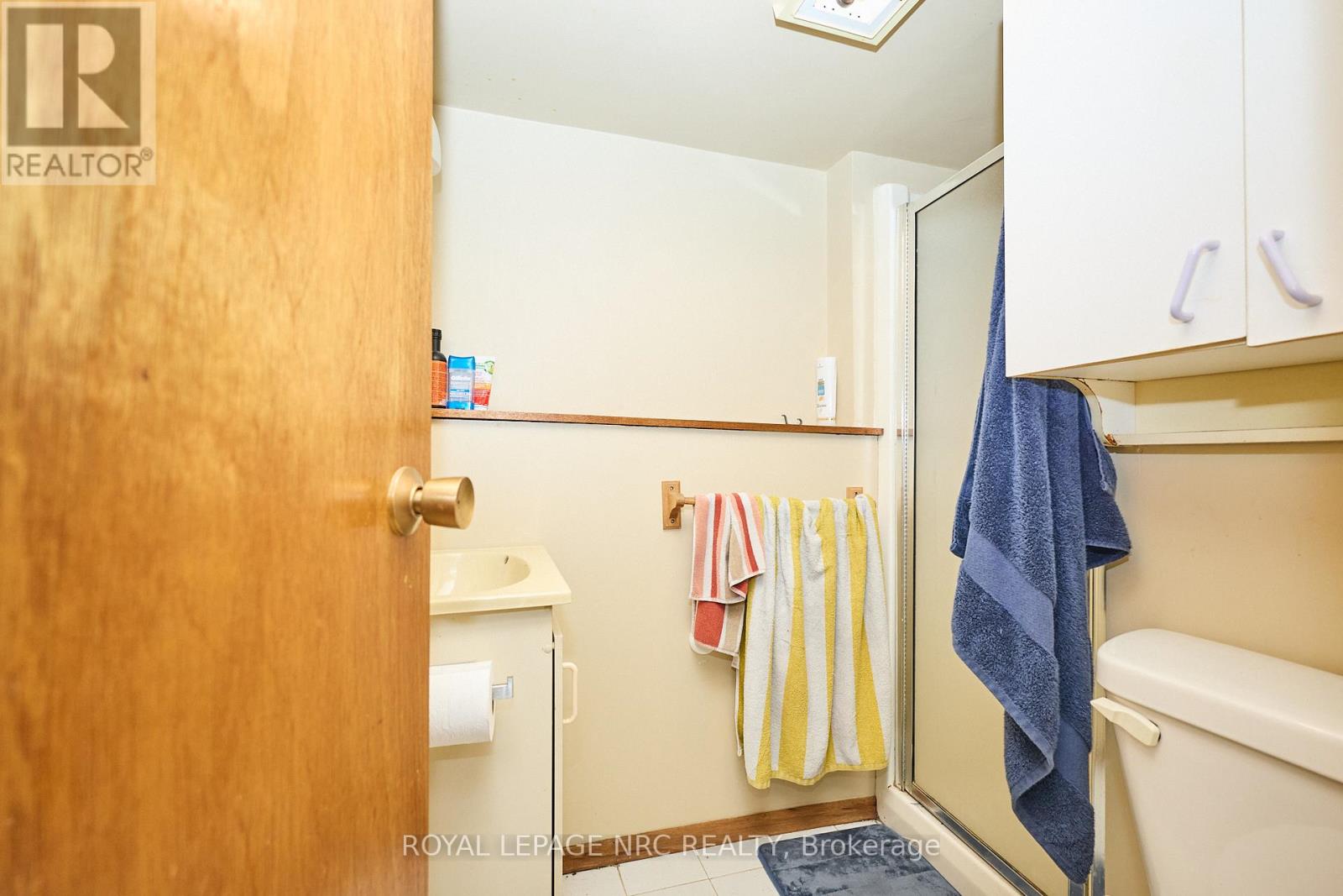 28 Exeter Avenue, Welland, Ontario  L3B 4Y1 - Photo 22 - X12370325