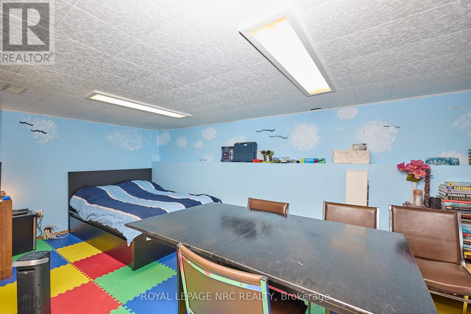 28 Exeter Avenue, Welland, Ontario  L3B 4Y1 - Photo 24 - X12370325
