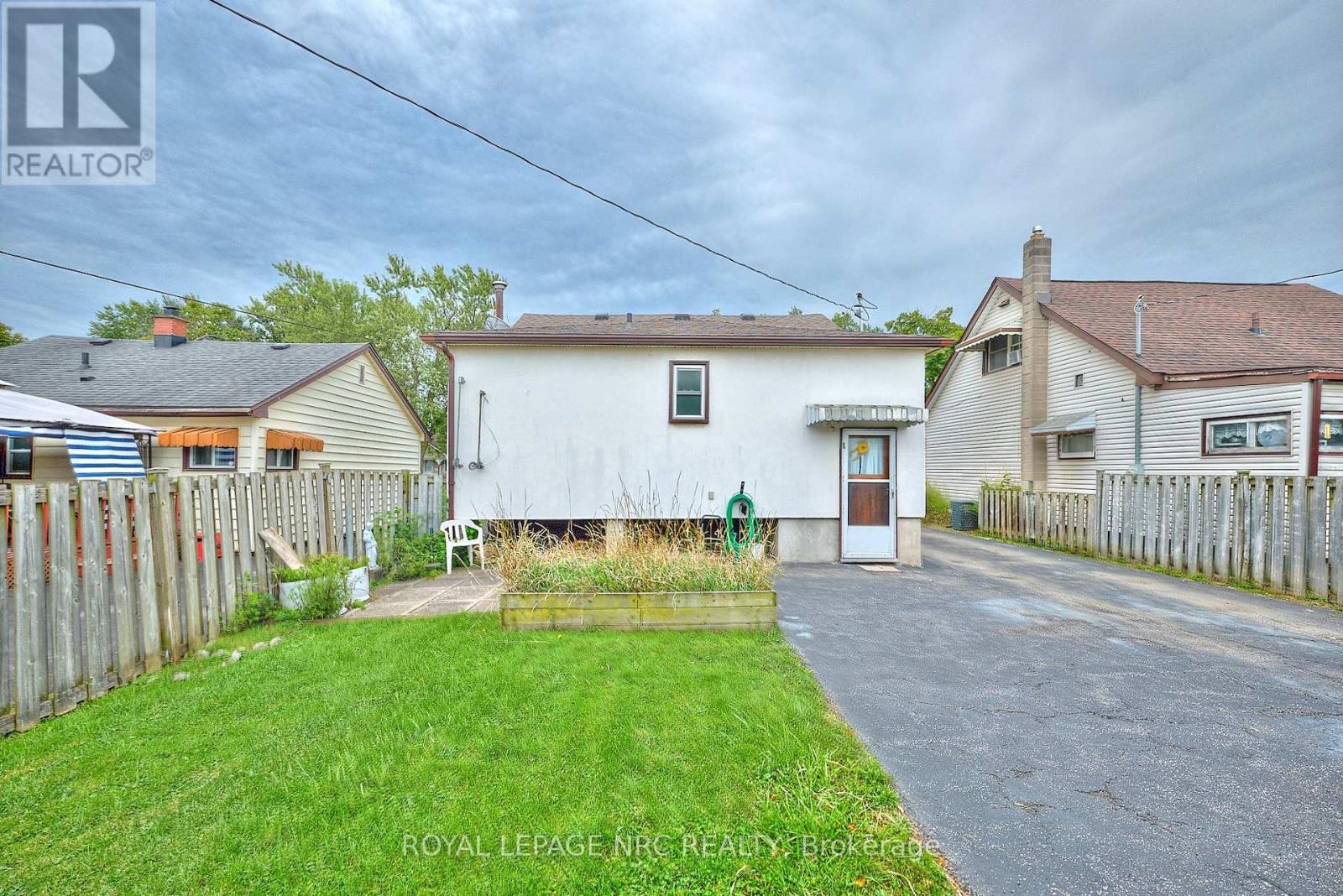 28 Exeter Avenue, Welland, Ontario  L3B 4Y1 - Photo 27 - X12370325