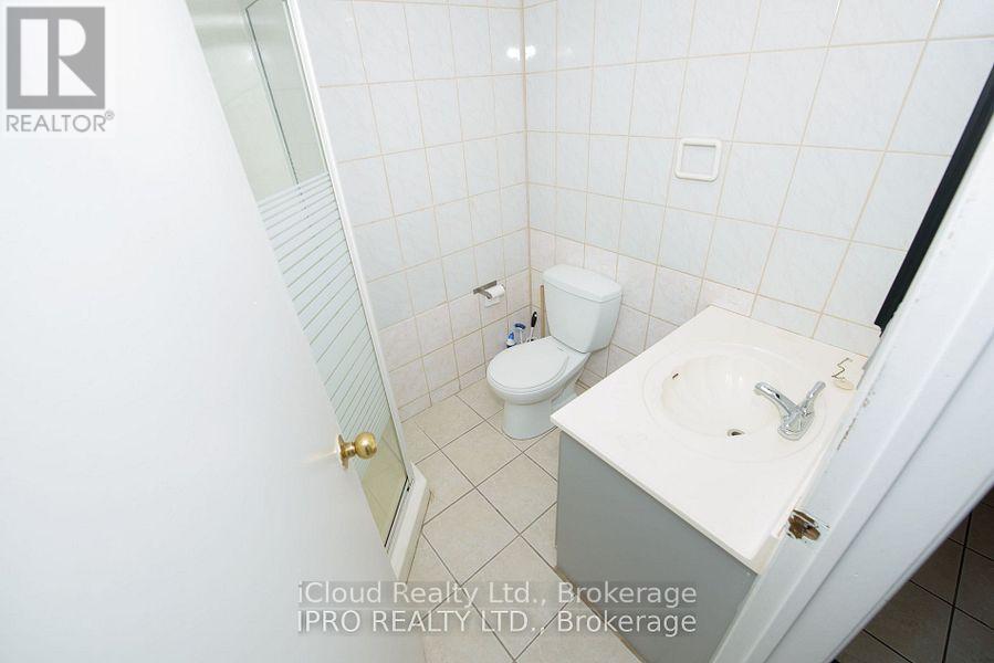 2 - 3765 Keenan Crescent, Mississauga, Ontario  L4T 3M1 - Photo 8 - W12370261