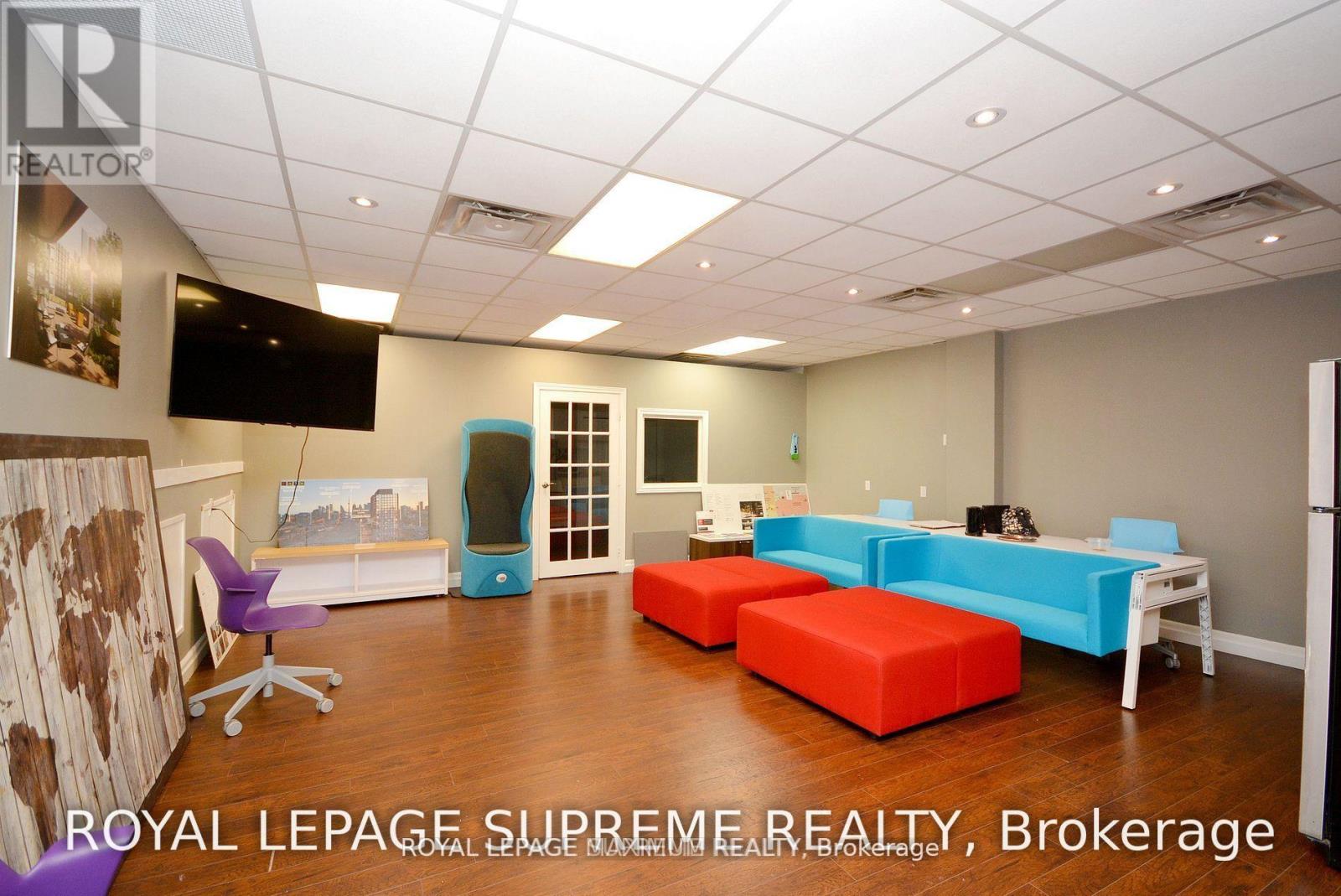 45 - 2355 Derry Road E, Mississauga, Ontario  L5S 1V6 - Photo 14 - W12370282