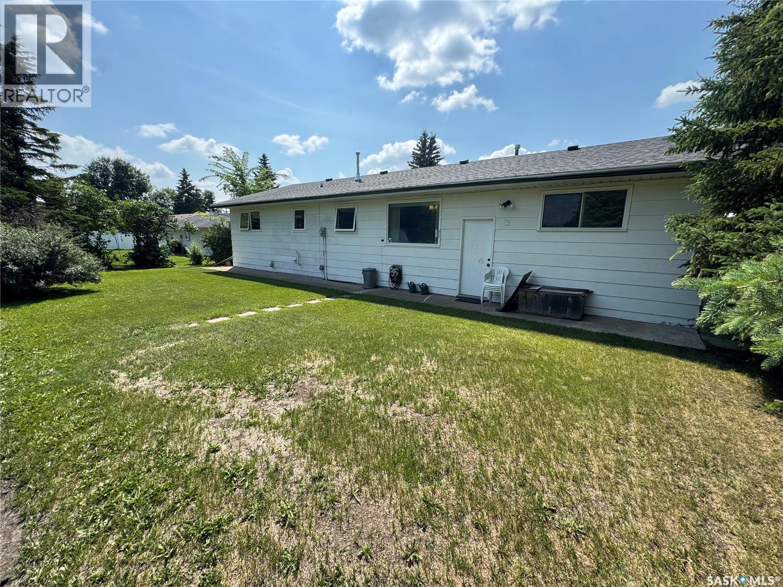 309 5th Avenue N, Naicam, Saskatchewan  S0K 2Z0 - Photo 3 - SK011897