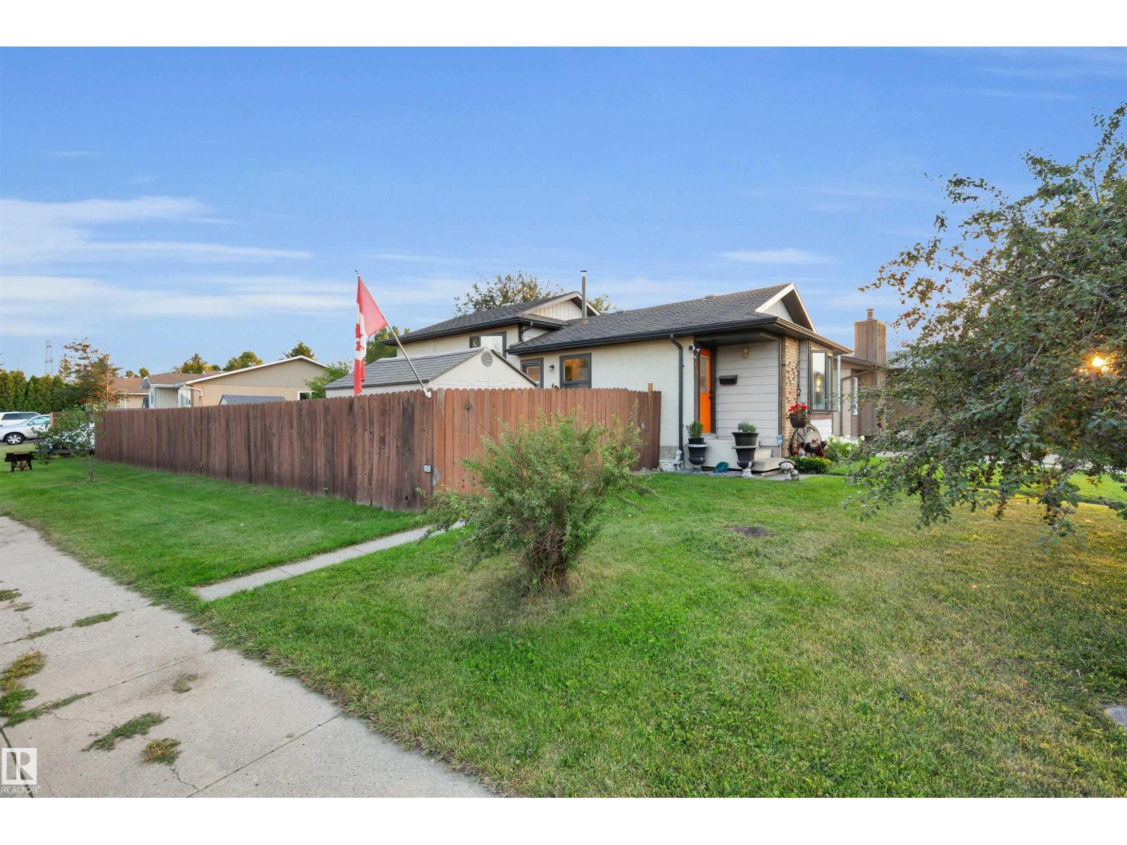 6303 11 Av Nw, Edmonton, Alberta  T6L 3A8 - Photo 4 - E4455266