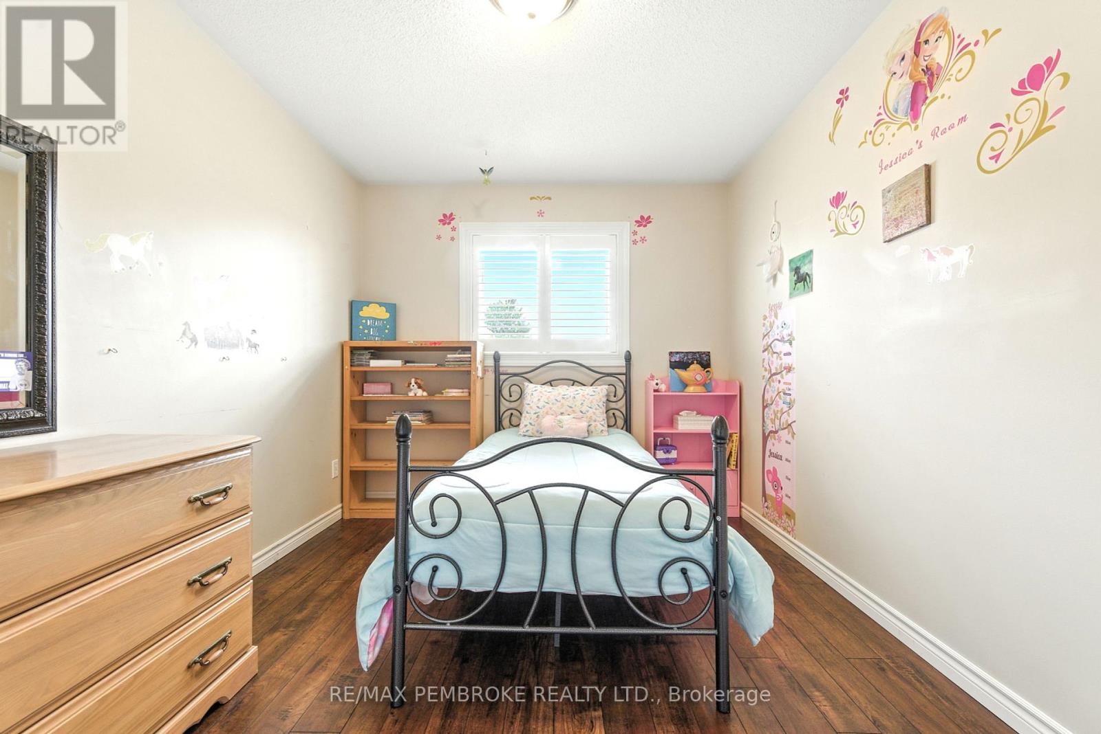 45 Spruce Street, Petawawa, Ontario  K8H 3S4 - Photo 20 - X12370343