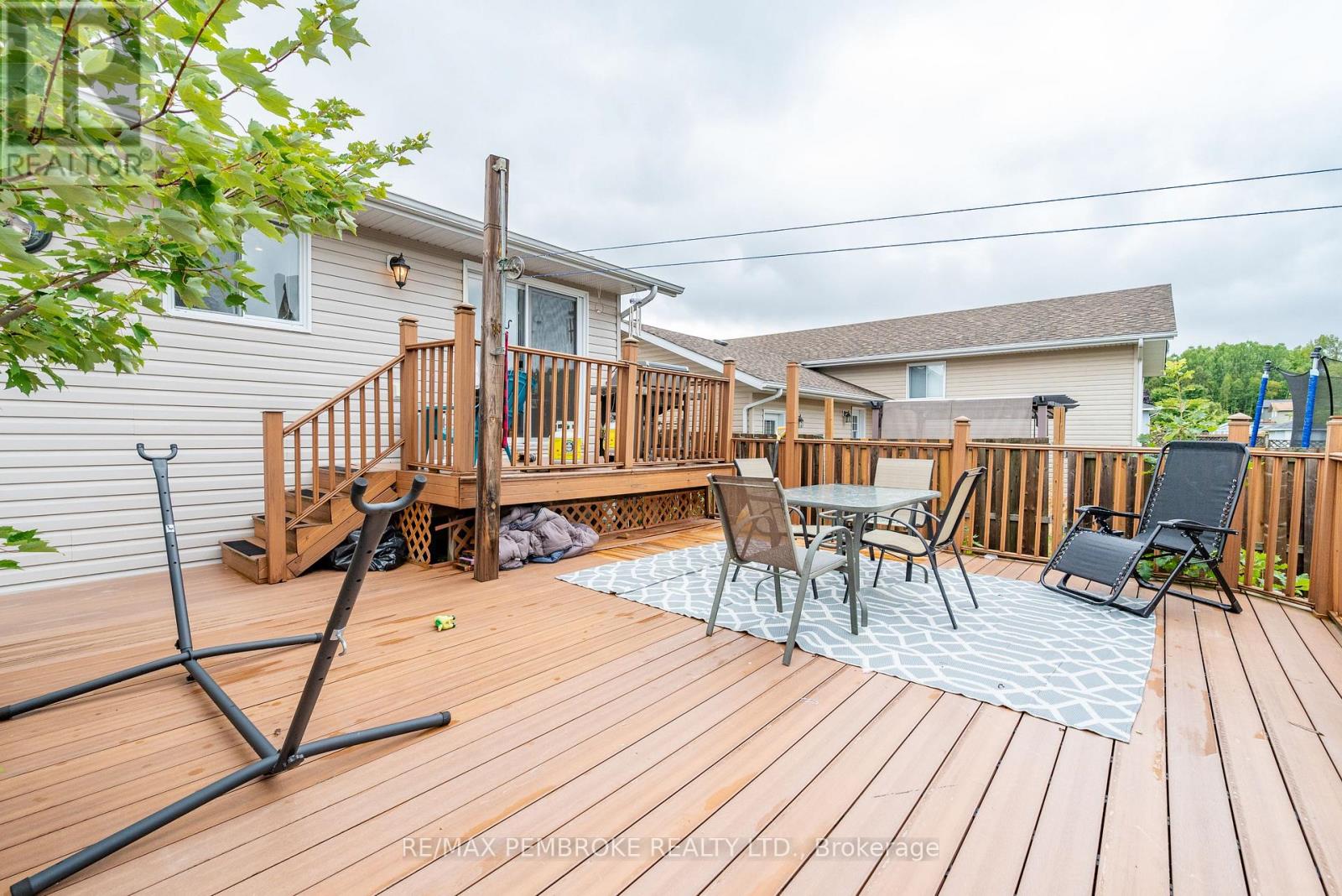 45 Spruce Street, Petawawa, Ontario  K8H 3S4 - Photo 34 - X12370343