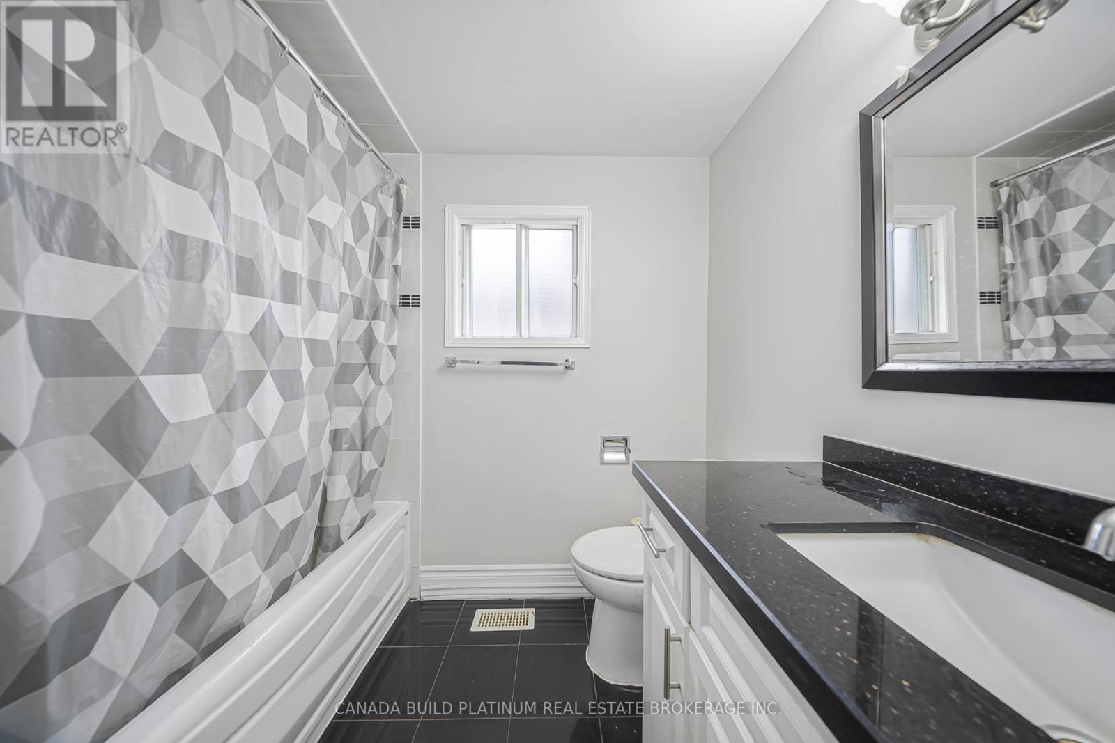 71 Ravenswood Drive, Brampton, Ontario  L6Y 4A1 - Photo 33 - W12365275