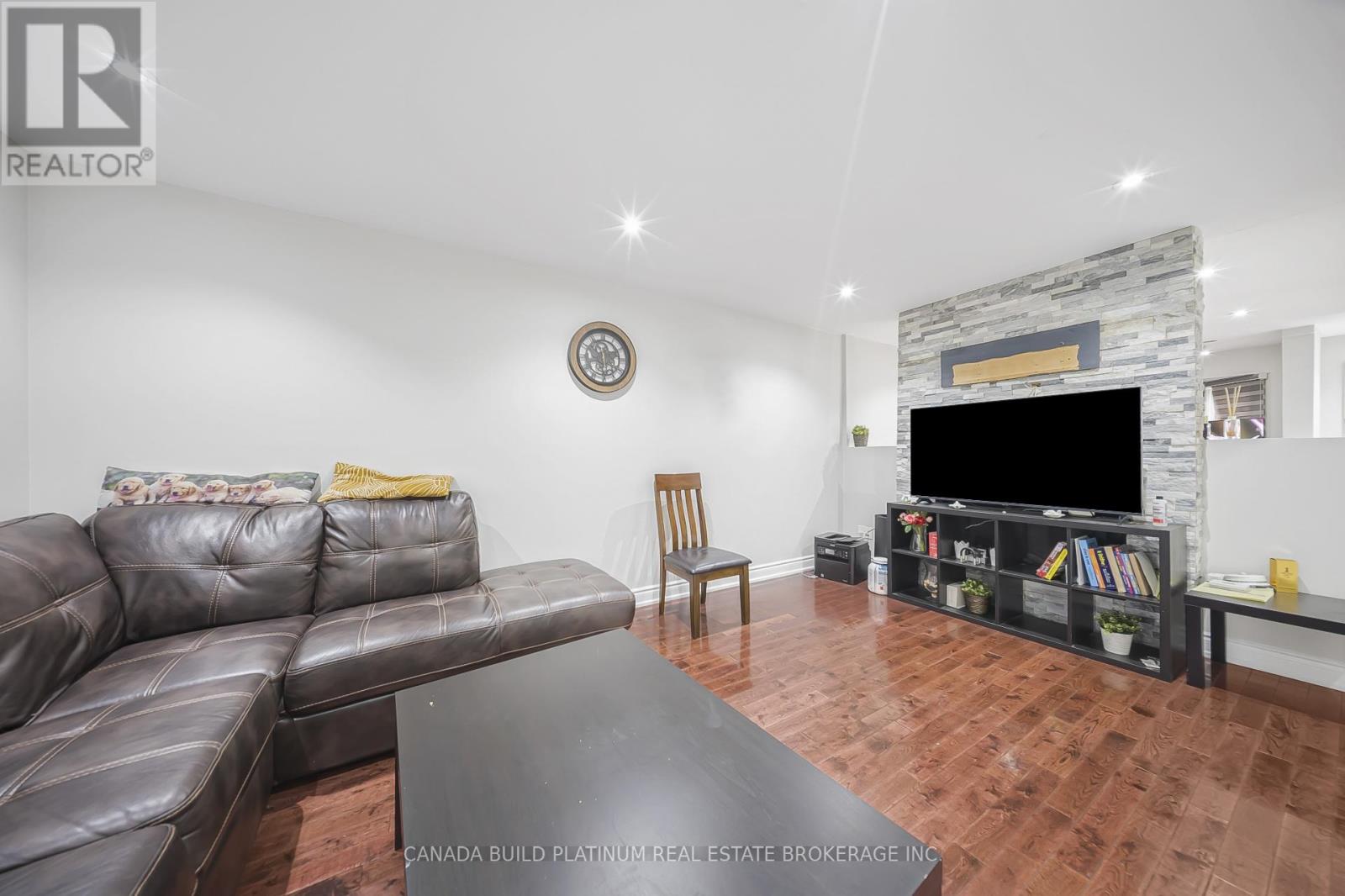 71 Ravenswood Drive, Brampton, Ontario  L6Y 4A1 - Photo 19 - W12365275