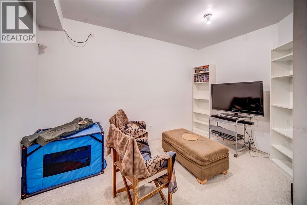 2925 Signal Hill Heights Sw, Calgary, Alberta  T3H 2X4 - Photo 31 - A2227854