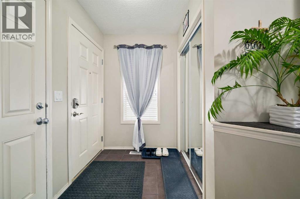 20 Bridlecrest Court Sw, Calgary, Alberta  T2Y 5J3 - Photo 3 - A2236664