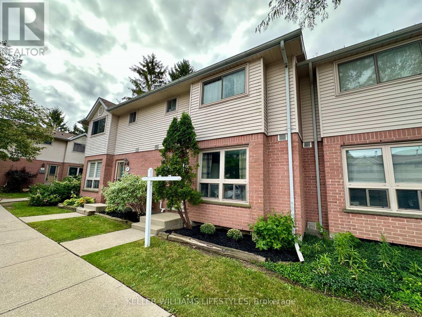 26 - 89 Highview Avenue E, London South, Ontario  N6C 5V9 - Photo 29 - X12370441