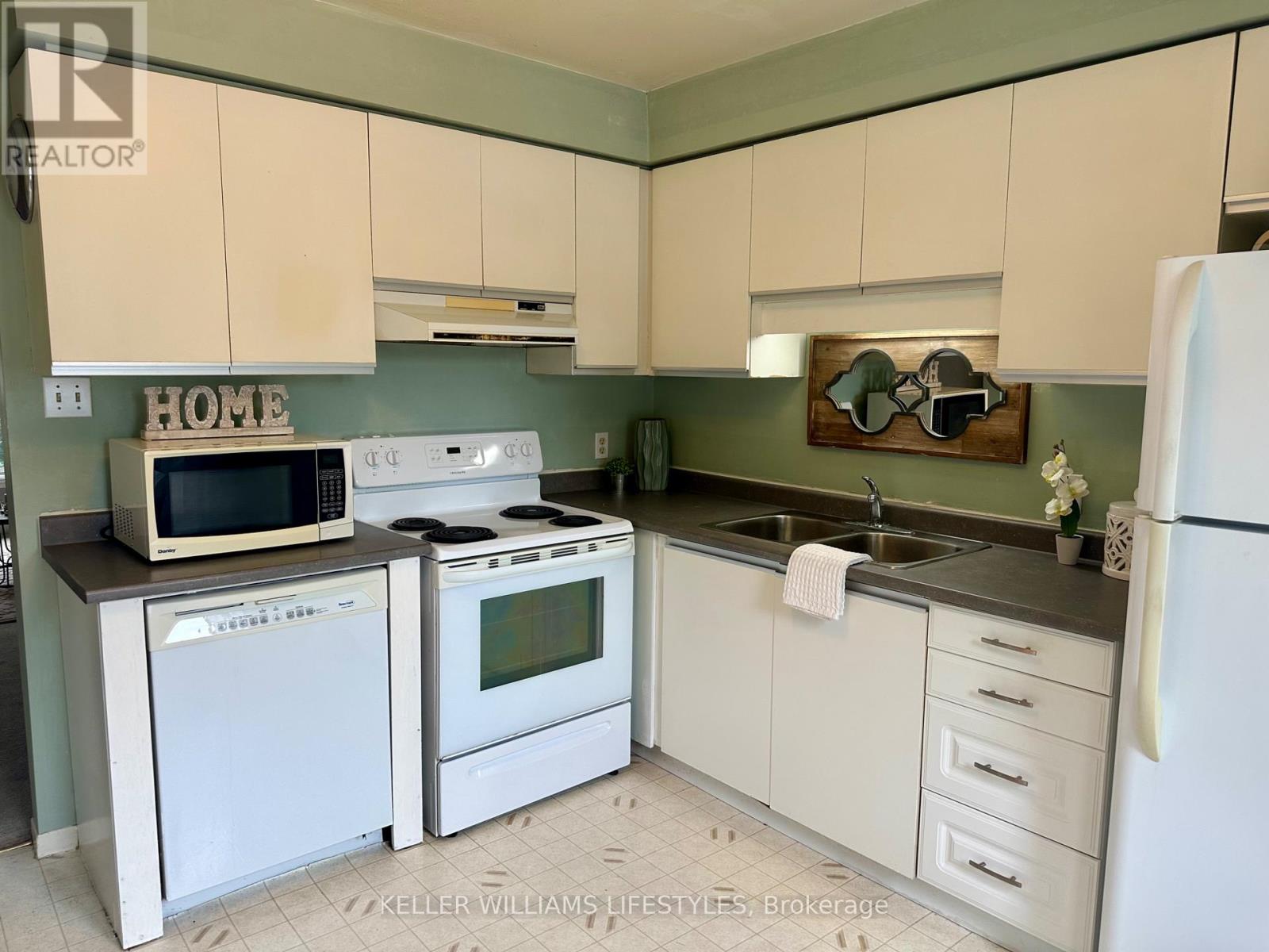 26 - 89 Highview Avenue E, London South, Ontario  N6C 5V9 - Photo 9 - X12370441