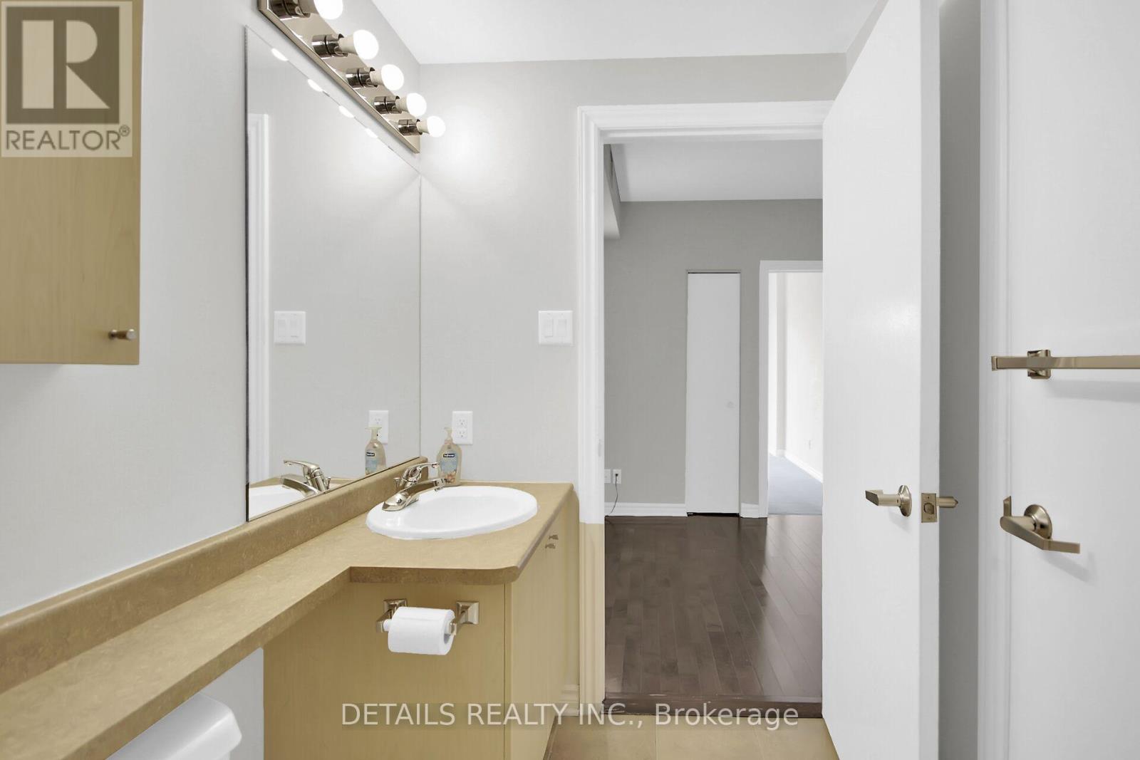 1202 - 200 Rideau Street, Ottawa, Ontario  K1N 5Y1 - Photo 17 - X12370429