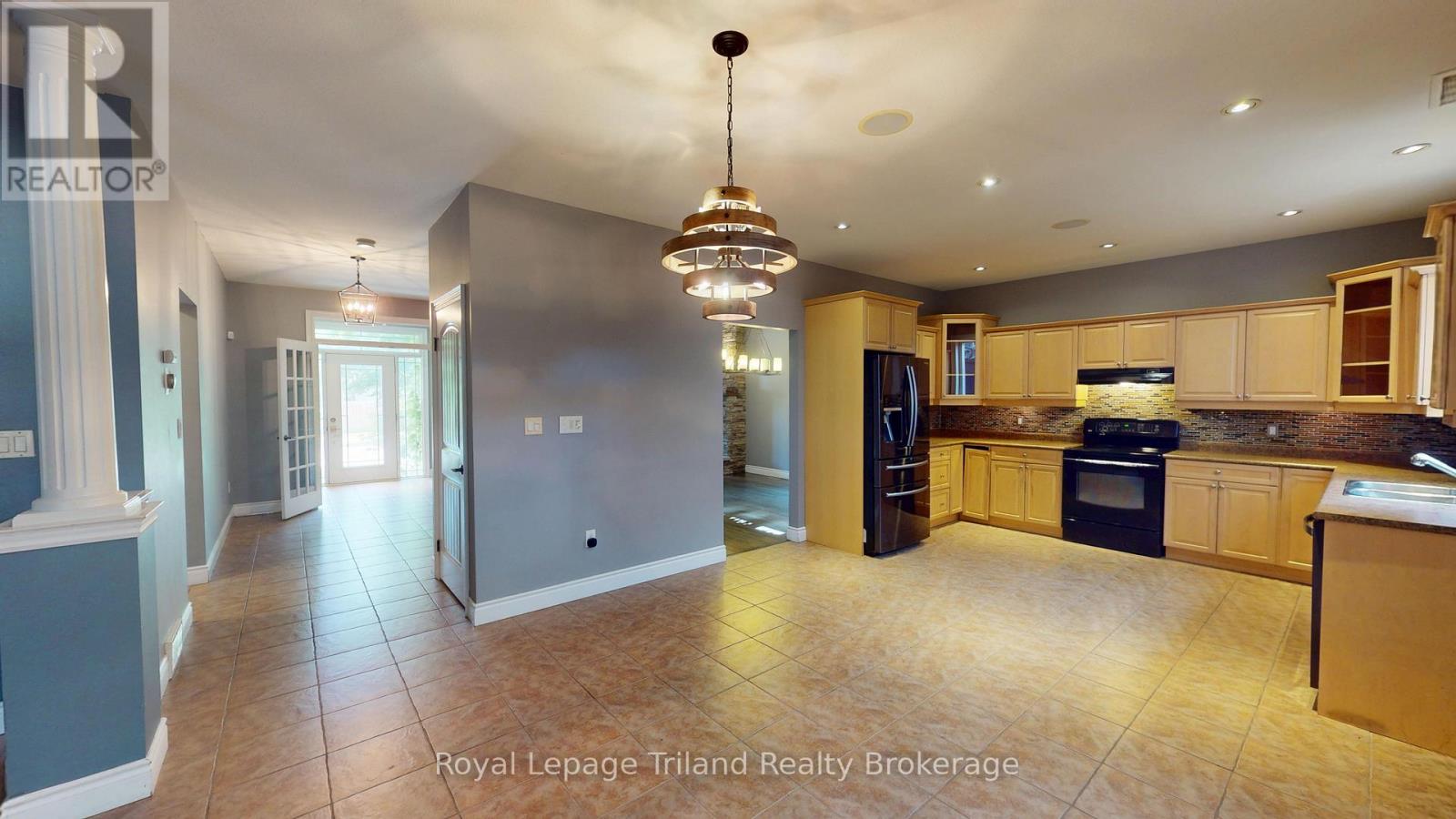 107 Forestway Trail, Woodstock, Ontario  N4S 9A5 - Photo 15 - X12370450
