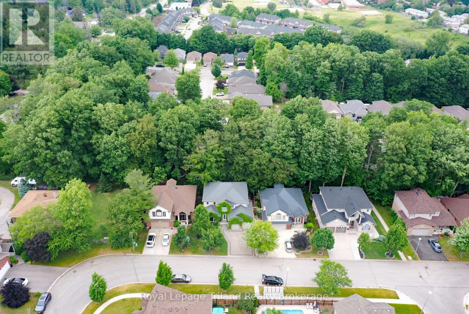 107 Forestway Trail, Woodstock, Ontario  N4S 9A5 - Photo 3 - X12370450