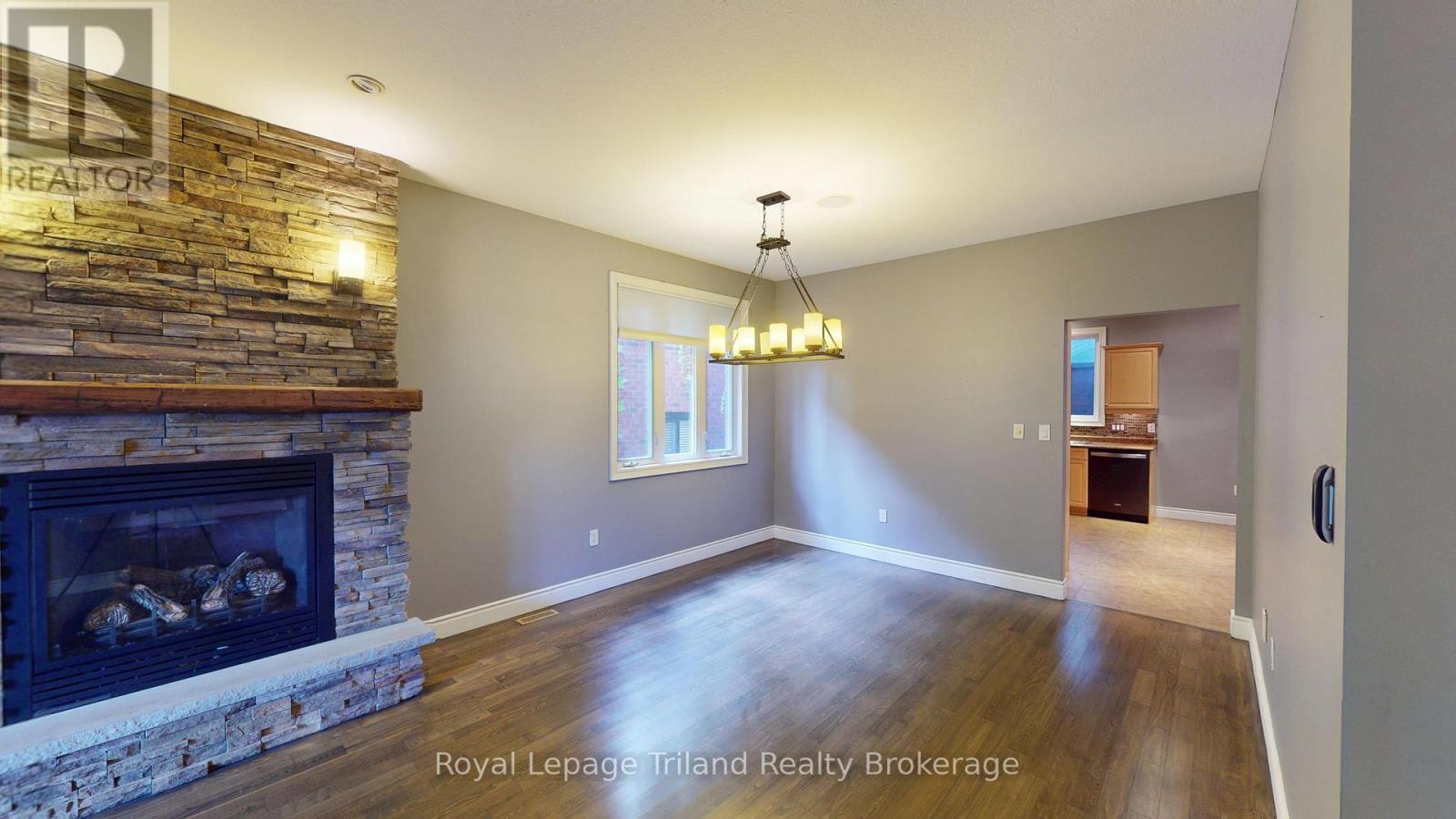107 Forestway Trail, Woodstock, Ontario  N4S 9A5 - Photo 5 - X12370450