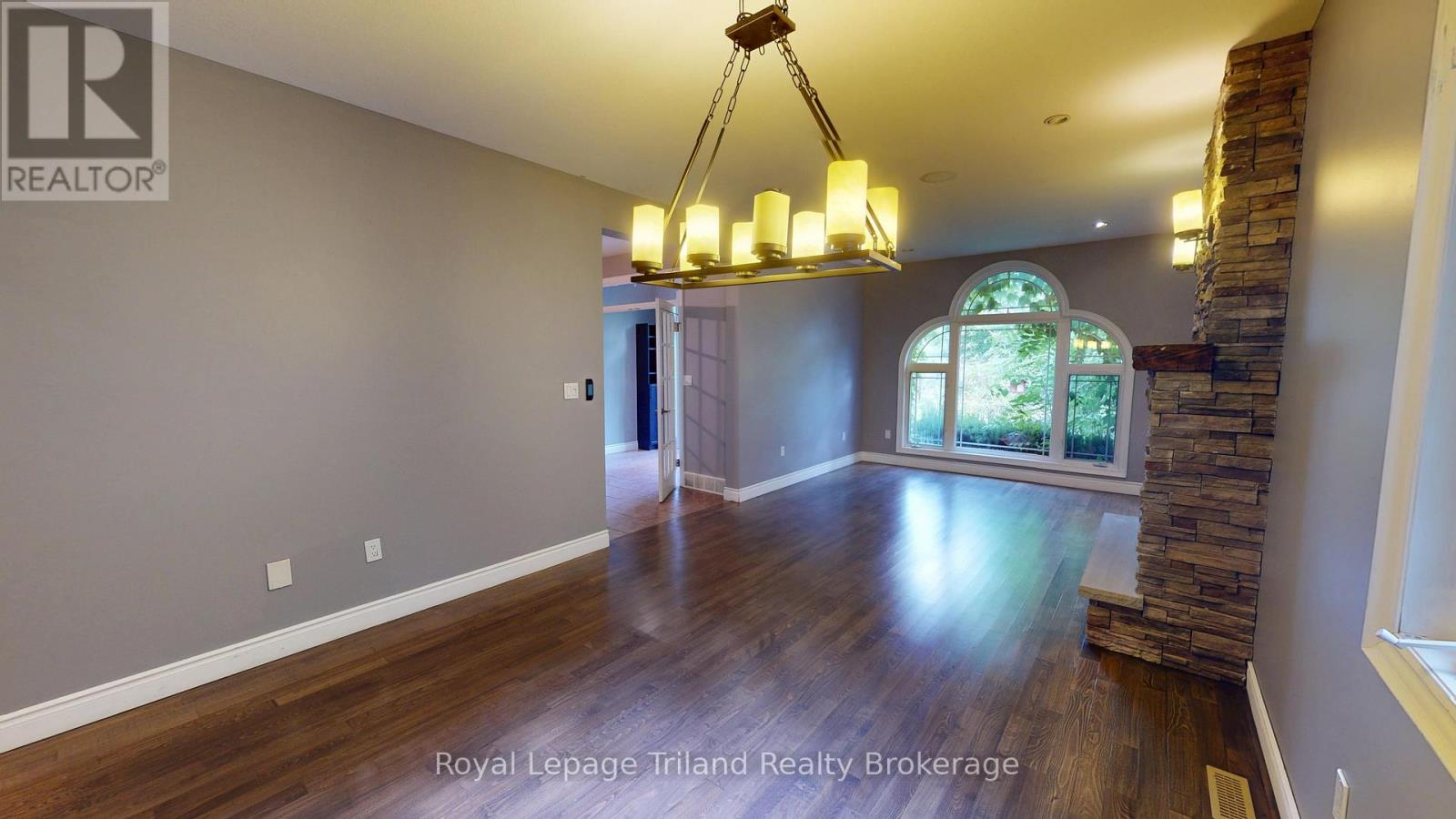 107 Forestway Trail, Woodstock, Ontario  N4S 9A5 - Photo 6 - X12370450