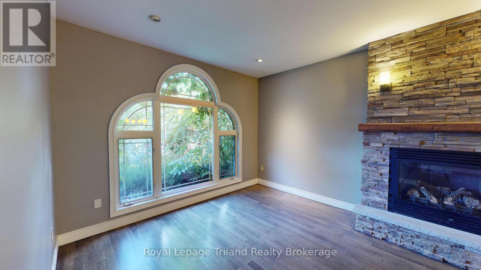 107 Forestway Trail, Woodstock, Ontario  N4S 9A5 - Photo 7 - X12370450