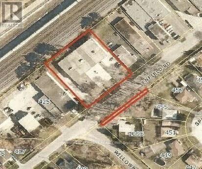 A - 435 Enfield Road, Burlington, Ontario  L7T 2X5 - Photo 4 - W12370338