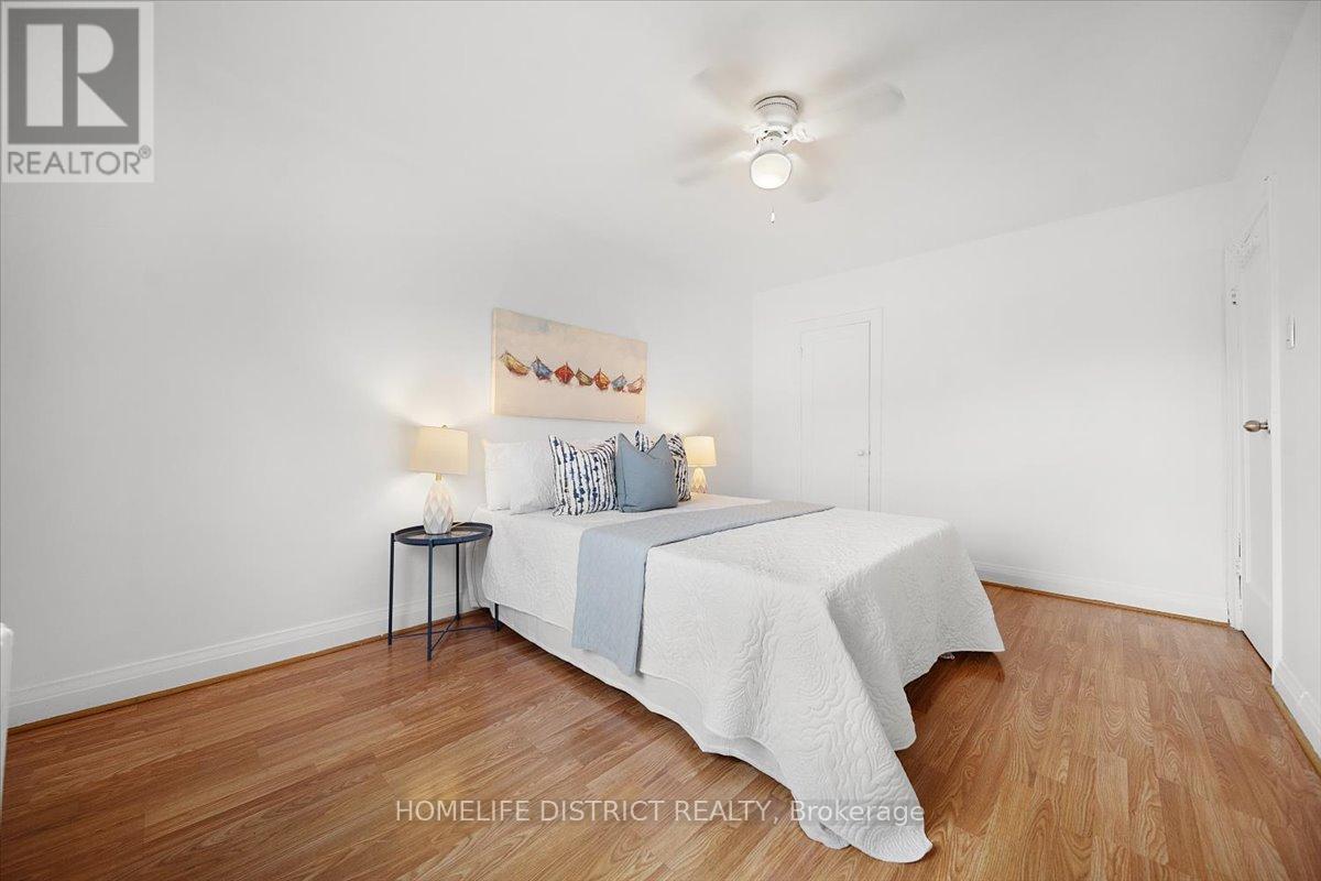 2055 Eglinton Avenue W, Toronto, Ontario  M6E 2K4 - Photo 19 - W12370351