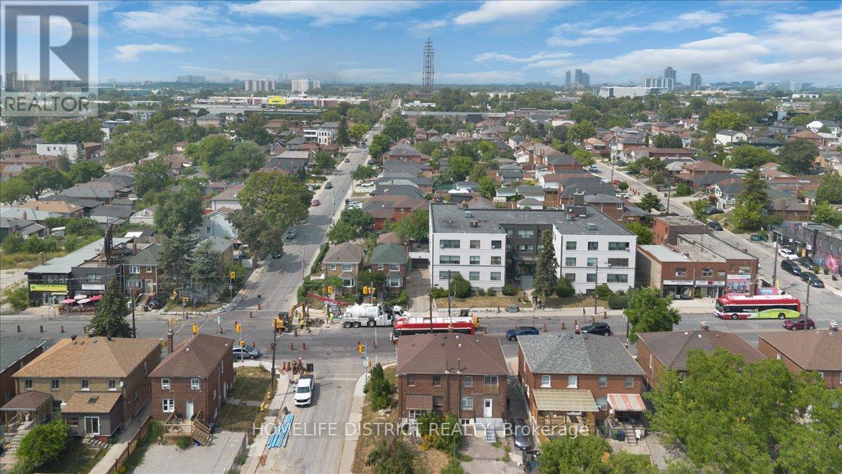 2055 Eglinton Avenue W, Toronto, Ontario  M6E 2K4 - Photo 43 - W12370351