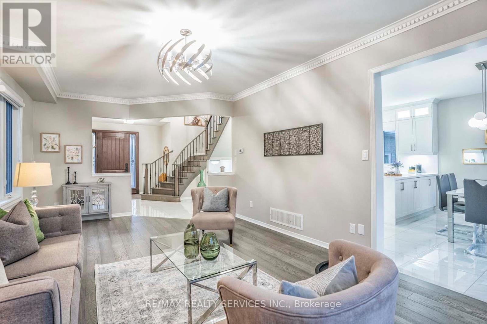 3 Sailwind Road, Brampton, Ontario  L6R 2G3 - Photo 6 - W12370413