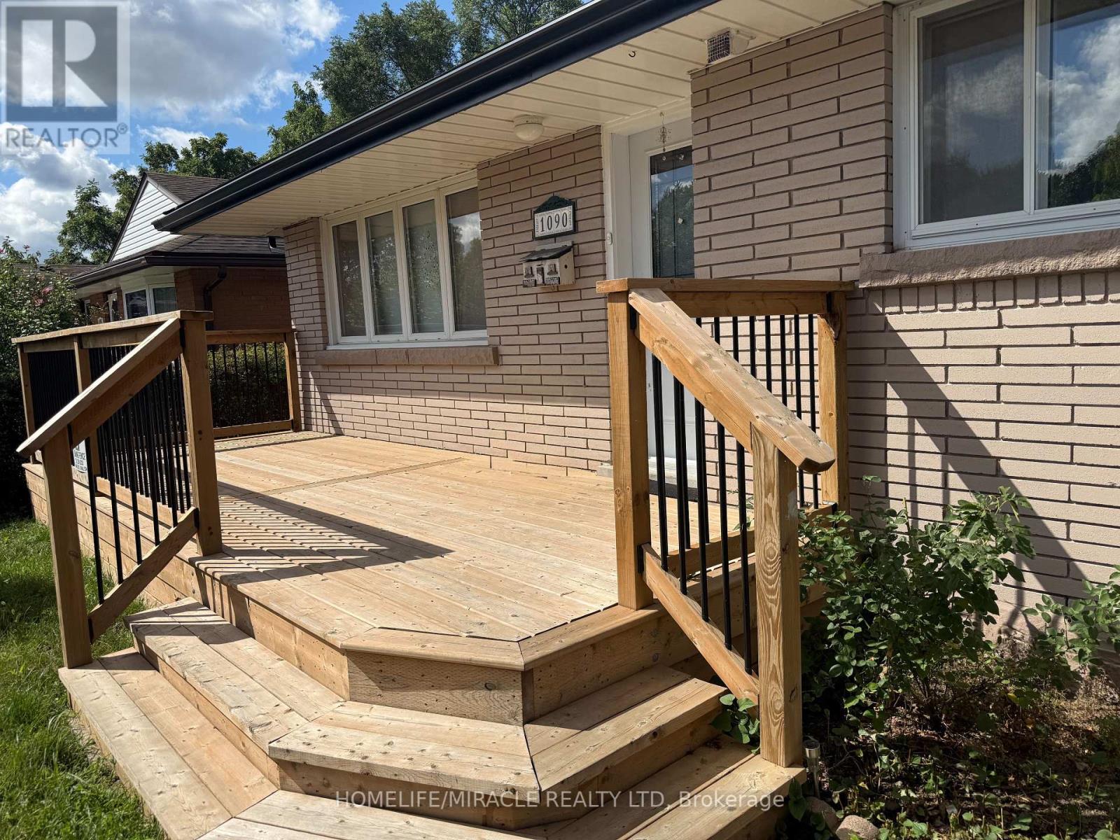 1090 Winterhalt Avenue, Cambridge, Ontario  N3H 4J9 - Photo 1 - X12370422